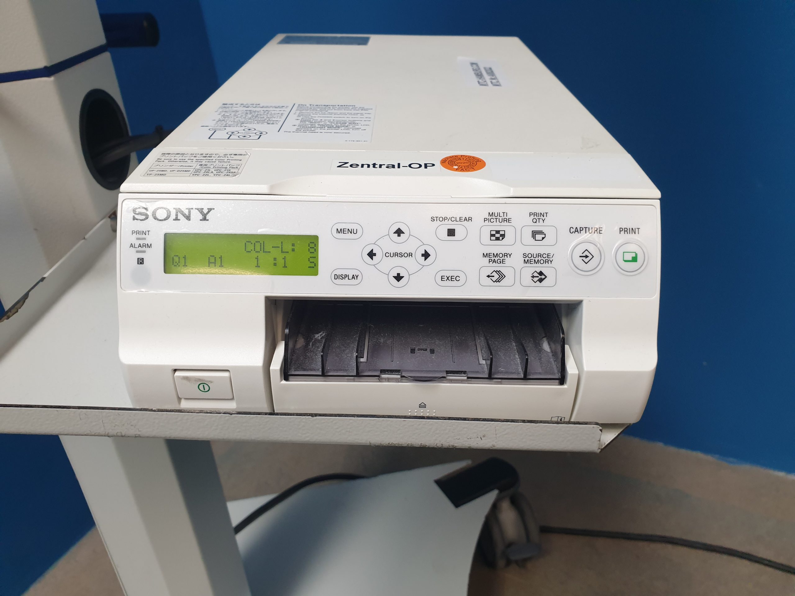 Karl Storz 20020025 Monitorträger mit SC-SX19-A1A11 Monitor und UP-25MD Printer Fahrbar thumbnail 3