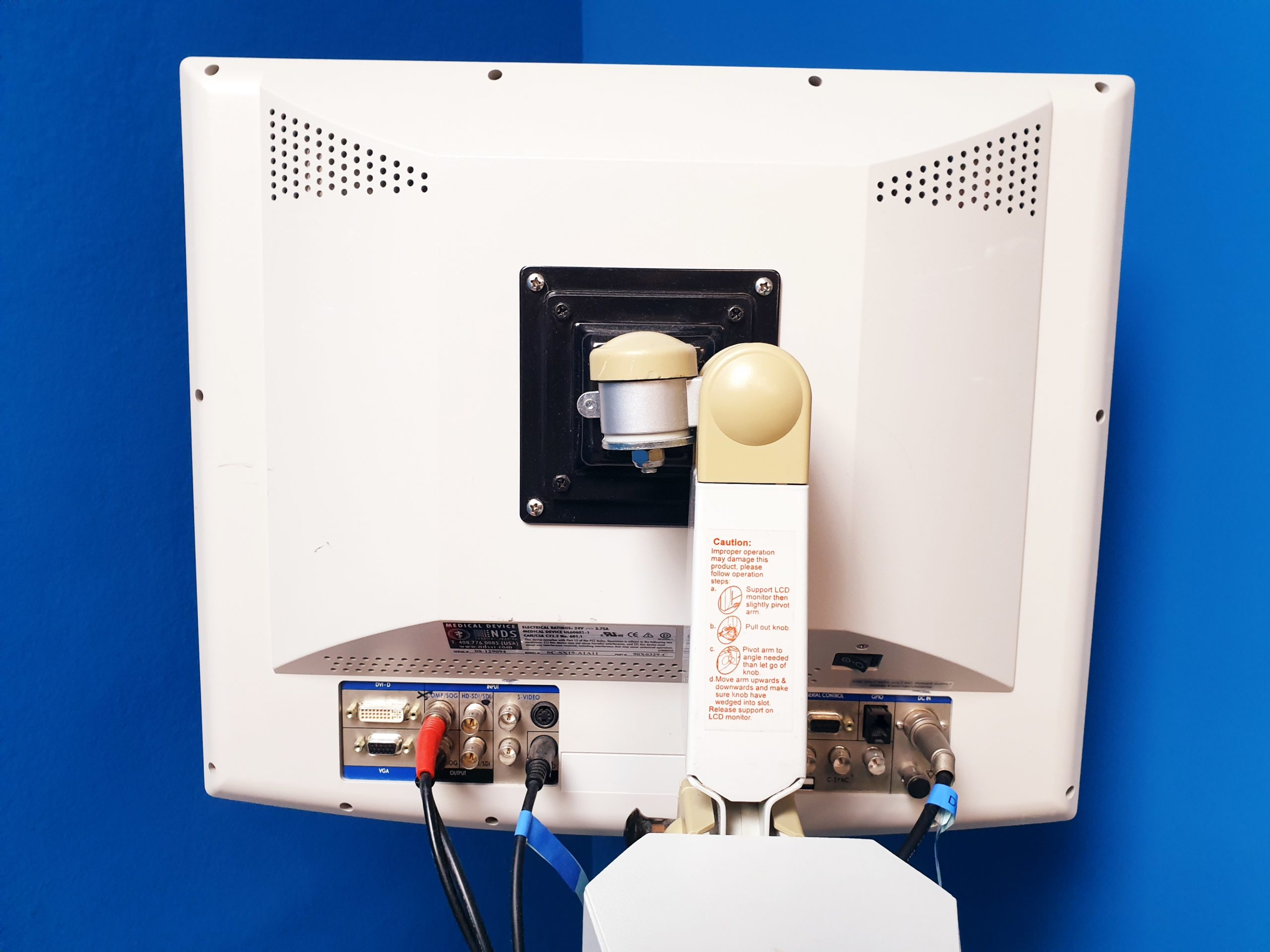 Karl Storz 20020025 Monitorträger mit SC-SX19-A1A11 Monitor und UP-25MD Printer Fahrbar thumbnail 9