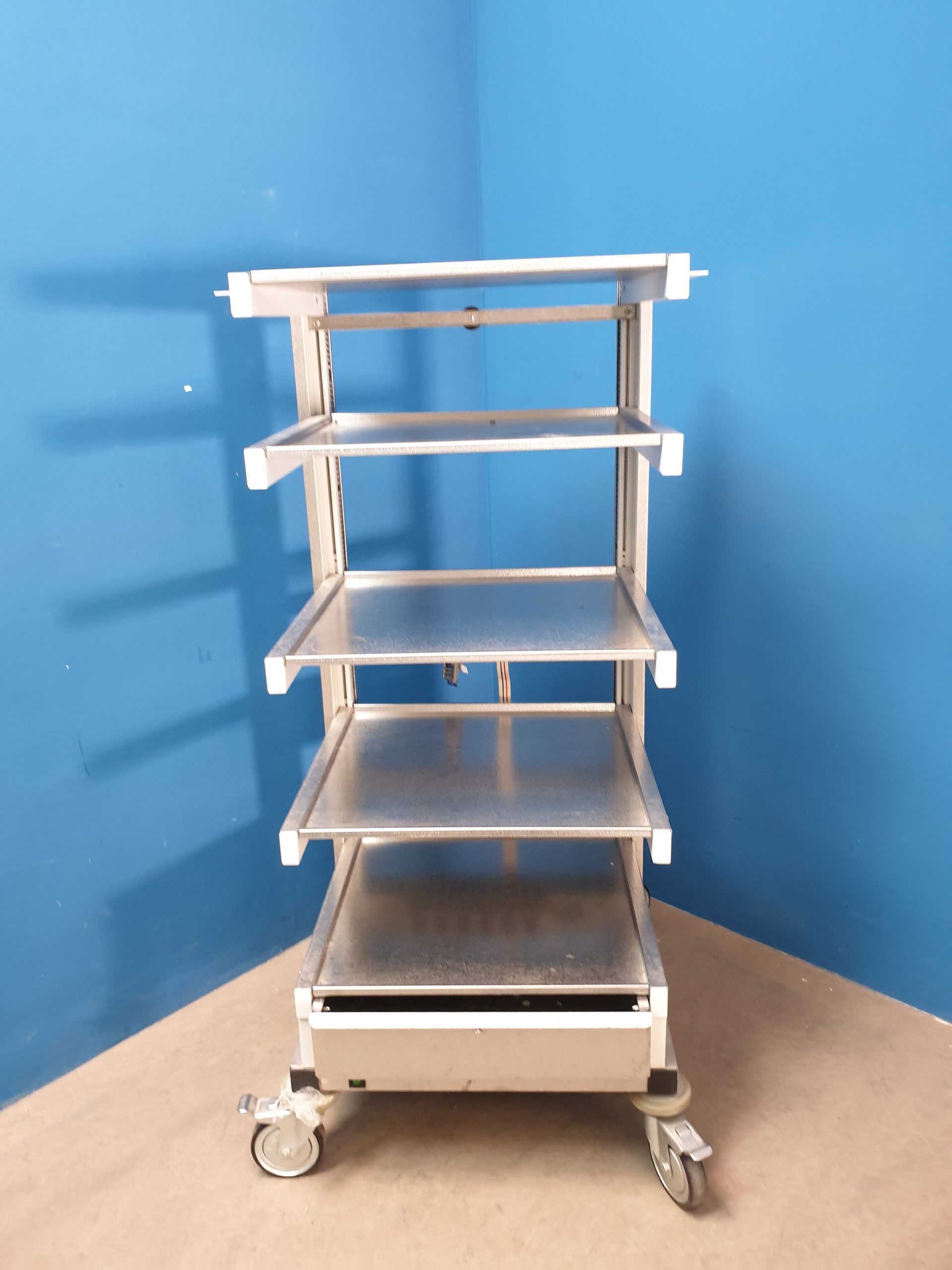 Gerätewagen – Endoskopiewagen – Rollbar thumbnail 4