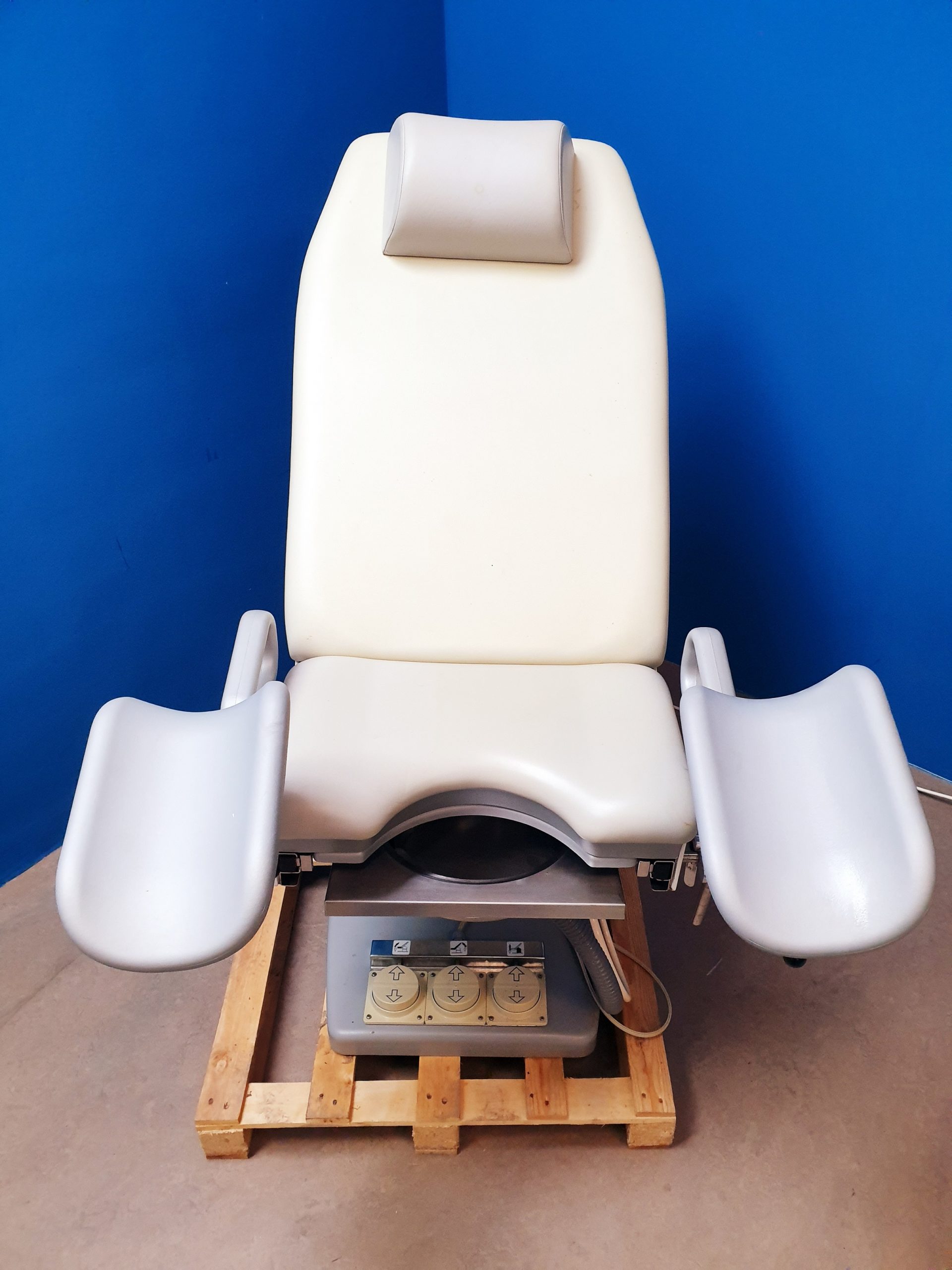 SCHMITZ MEDI-MATIC SERIE 115 UNTERSUCHUNGSSTUHL Gynäkologischer Stuhl — image 1 of 10