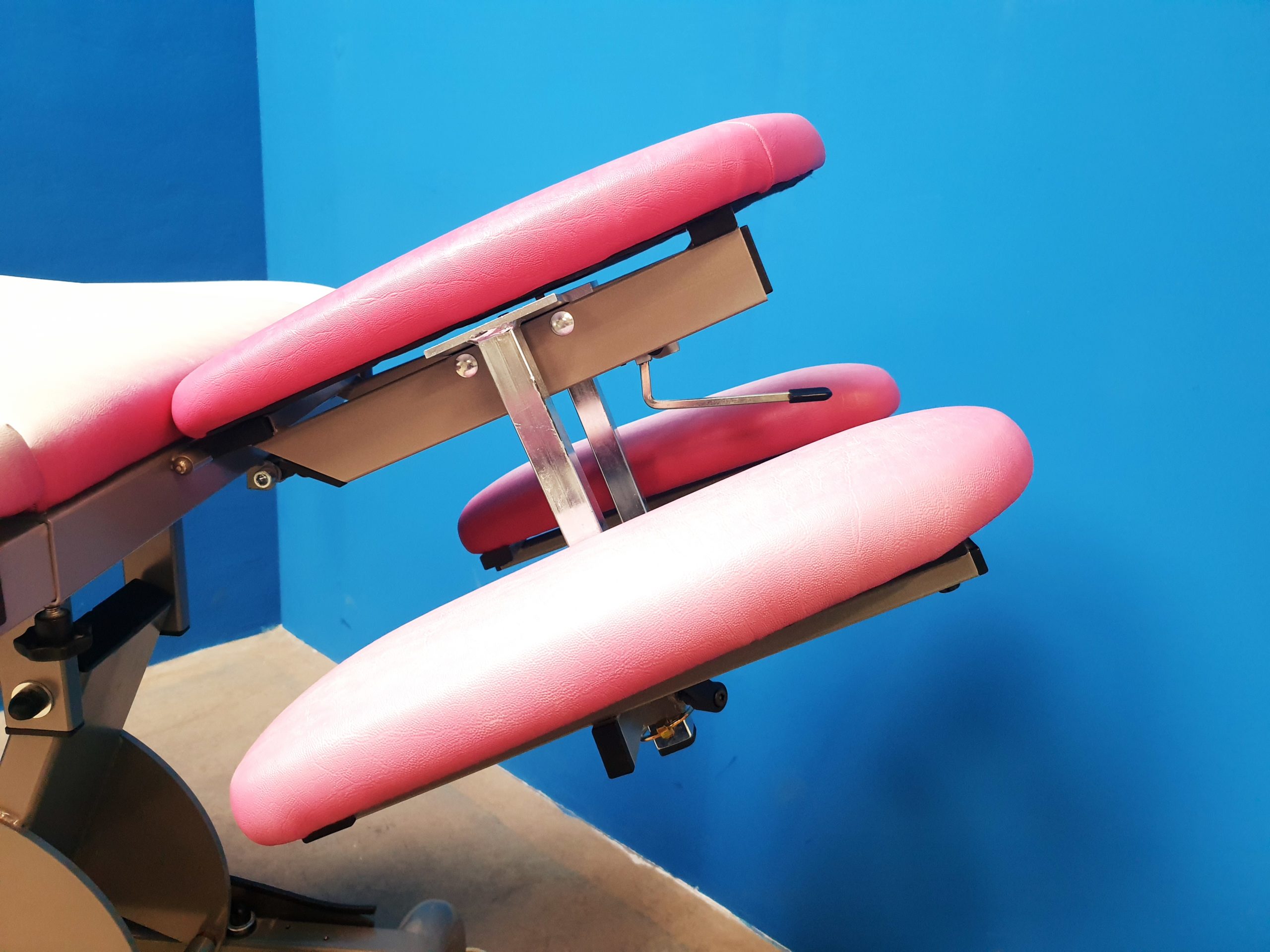 Behandlungsliege Massageliege Therapieliege Elektrisch verstellbar thumbnail 5