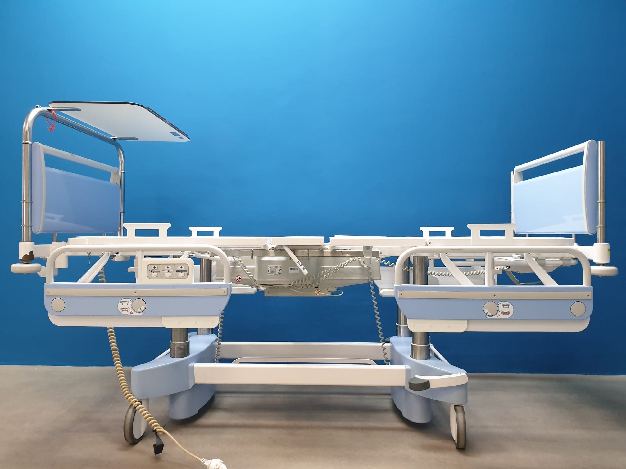 Stiegelmeyer Vitano 4G EM4 4390 elektrisches Krankenbett Bett mit Akkufunktion thumbnail 4