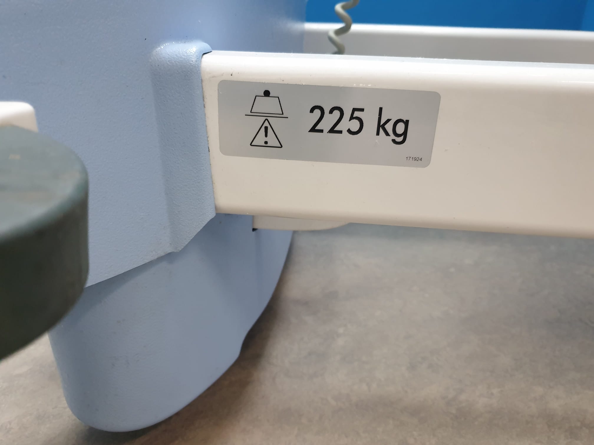 Stiegelmeyer Vitano 4G EM4 4390 elektrisches Krankenbett Bett mit Akkufunktion thumbnail 5