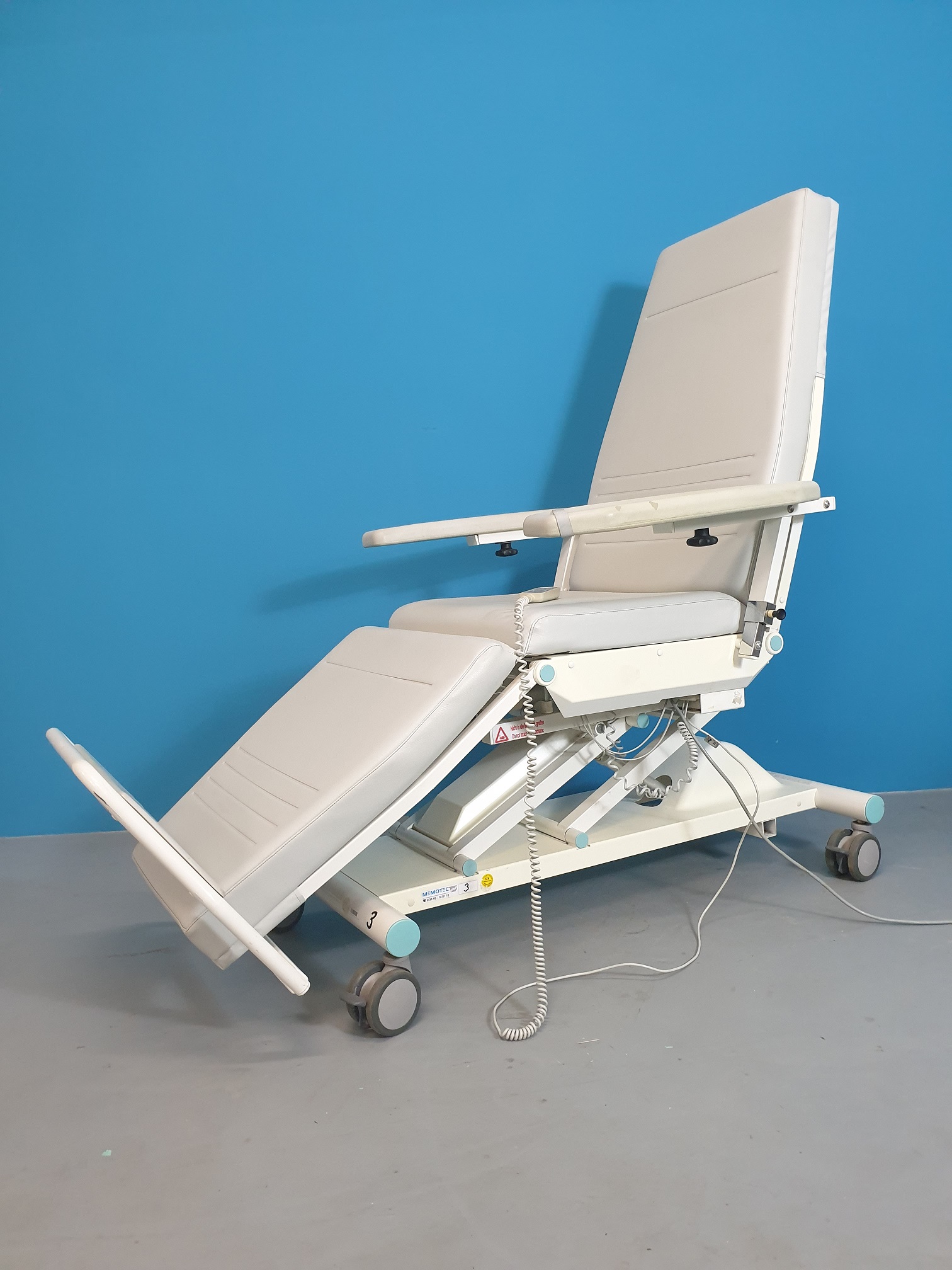Dialysestuhl – Stuhl Behandlungsstuhl Dialysestuhl – Patientenstuhl elektrisch — image 1 of 5