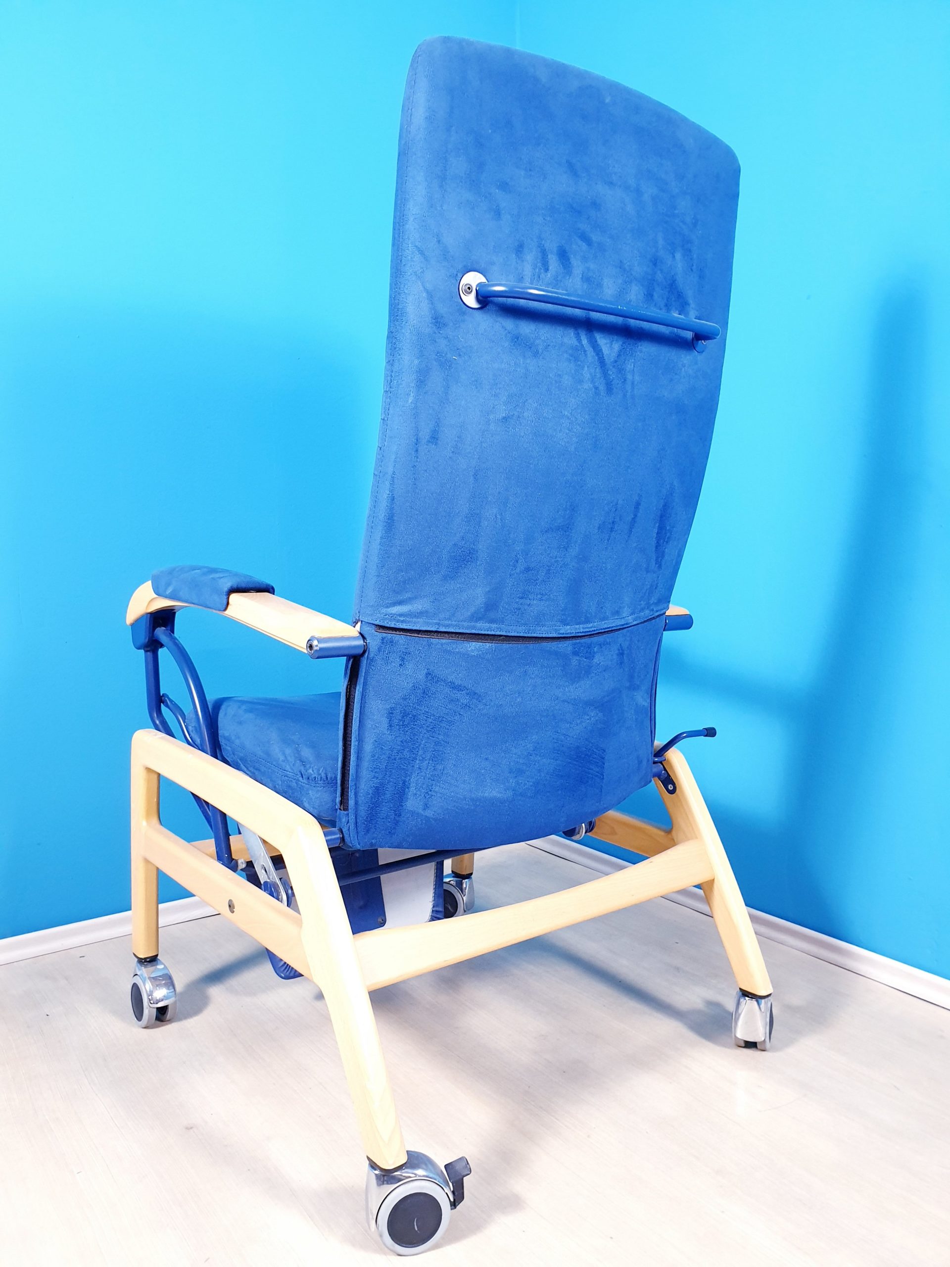 Stillsessel- Patientensessel- Patientenstuhl . Lehnbar- Rollbar thumbnail 3