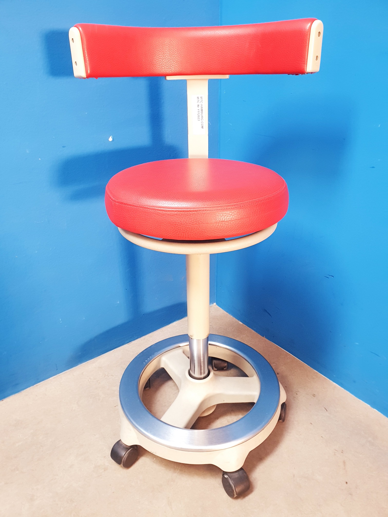 KaVo PMD Typ 3306 B Arbeitsstuhl / Arztstuhl — image 1 of 10