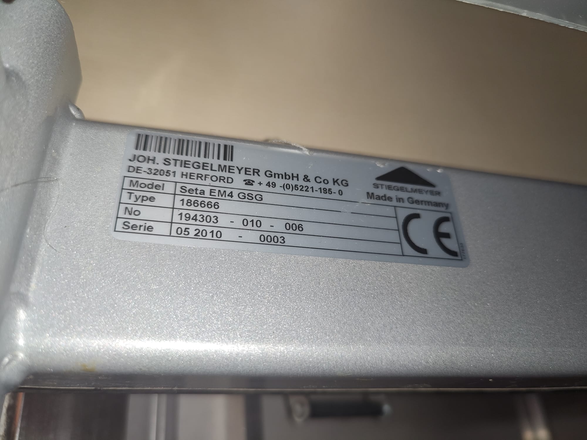 Stiegelmayer SETA EM4 GSG Krankenhausbett – Elektrisch mit Bedienteil und Fernbedienung thumbnail 4