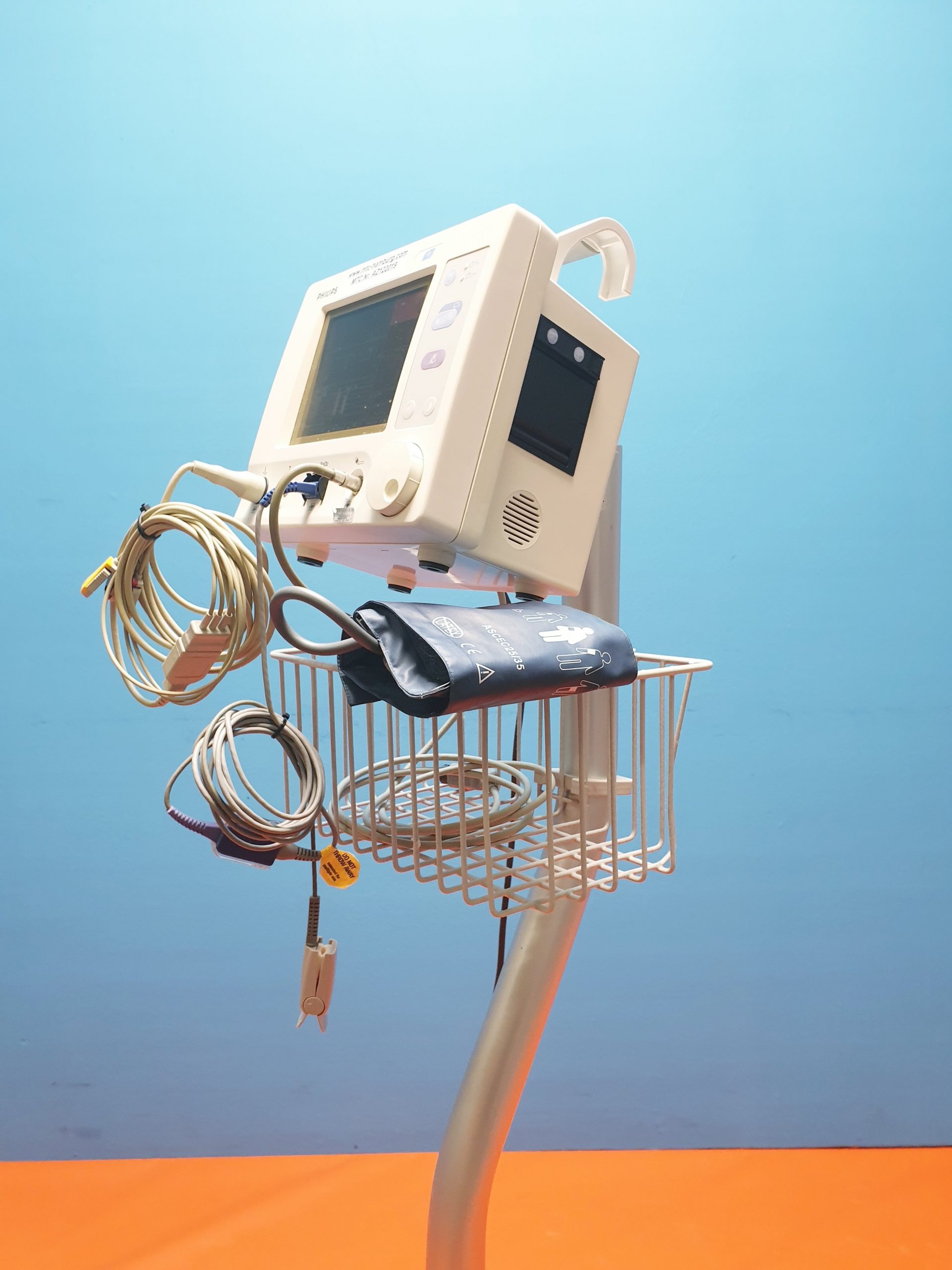 PHILIPS M3929A Color Patient Monitor – Sp02, NiBP, ECG, auf fahrbarem Gestell thumbnail 2