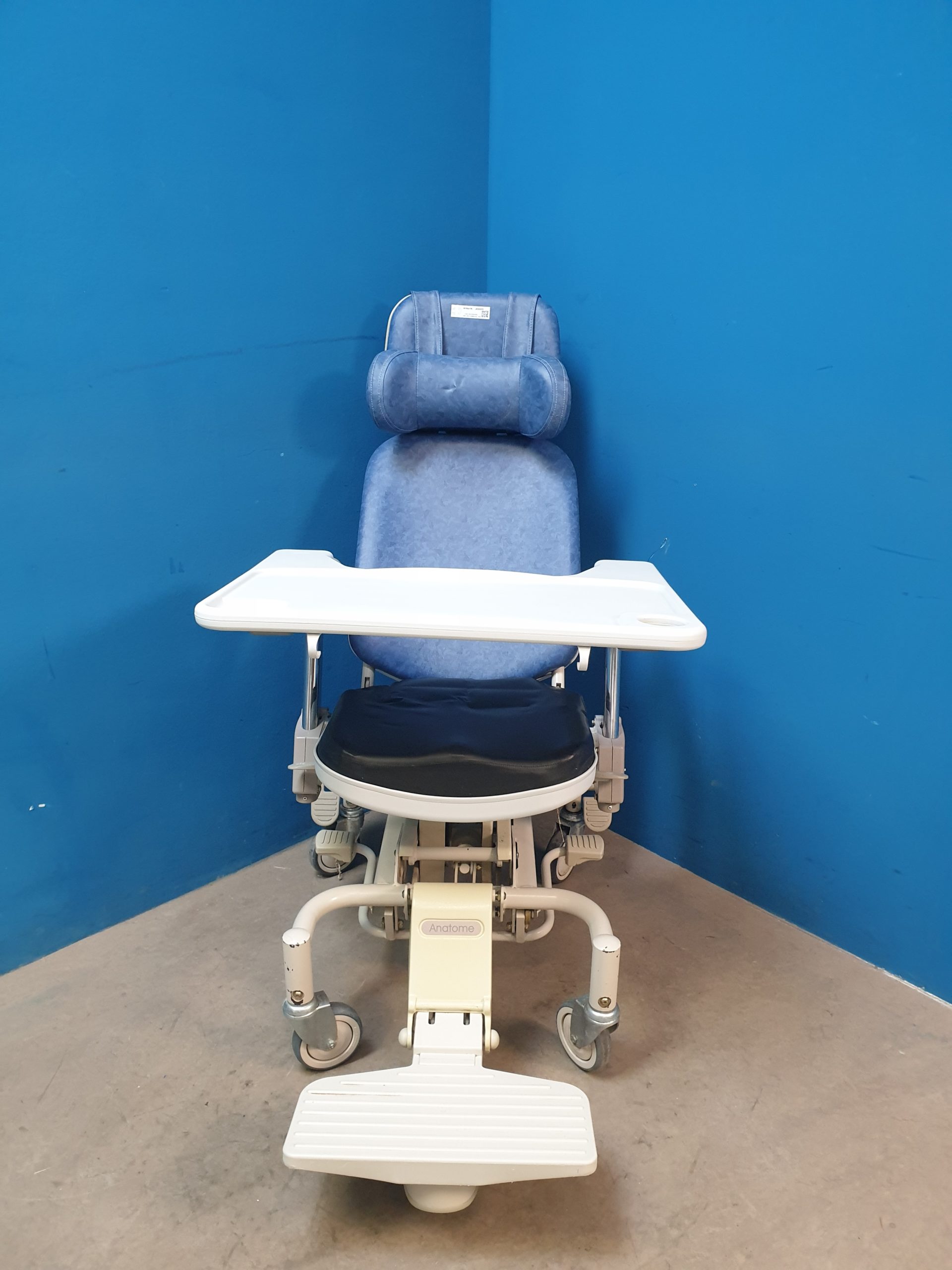 HILL-ROM Anatome SM 647B – SM647B – Pflegesessel, Patientenstuhl Fahrbar thumbnail 4