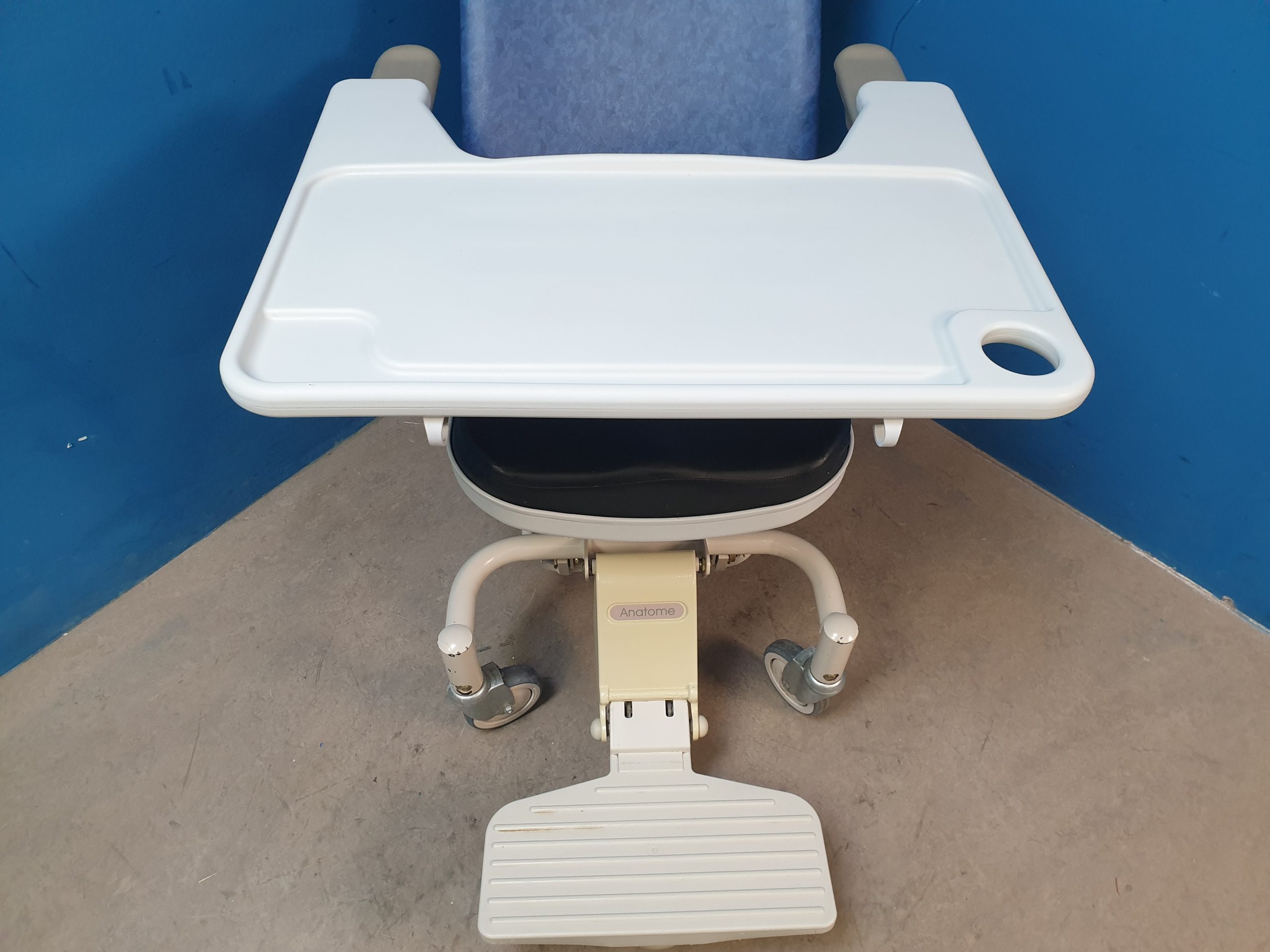 HILL-ROM Anatome SM 647B – SM647B – Pflegesessel, Patientenstuhl Fahrbar thumbnail 6