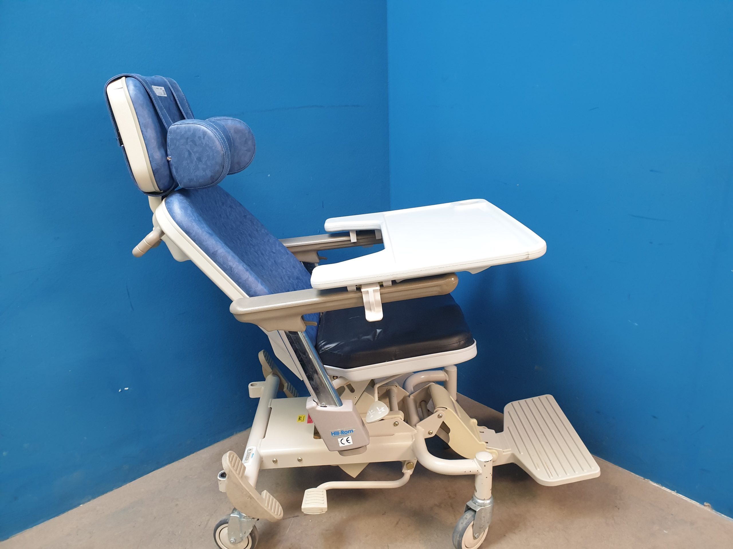 HILL-ROM Anatome SM 647B – SM647B – Pflegesessel, Patientenstuhl Fahrbar thumbnail 9