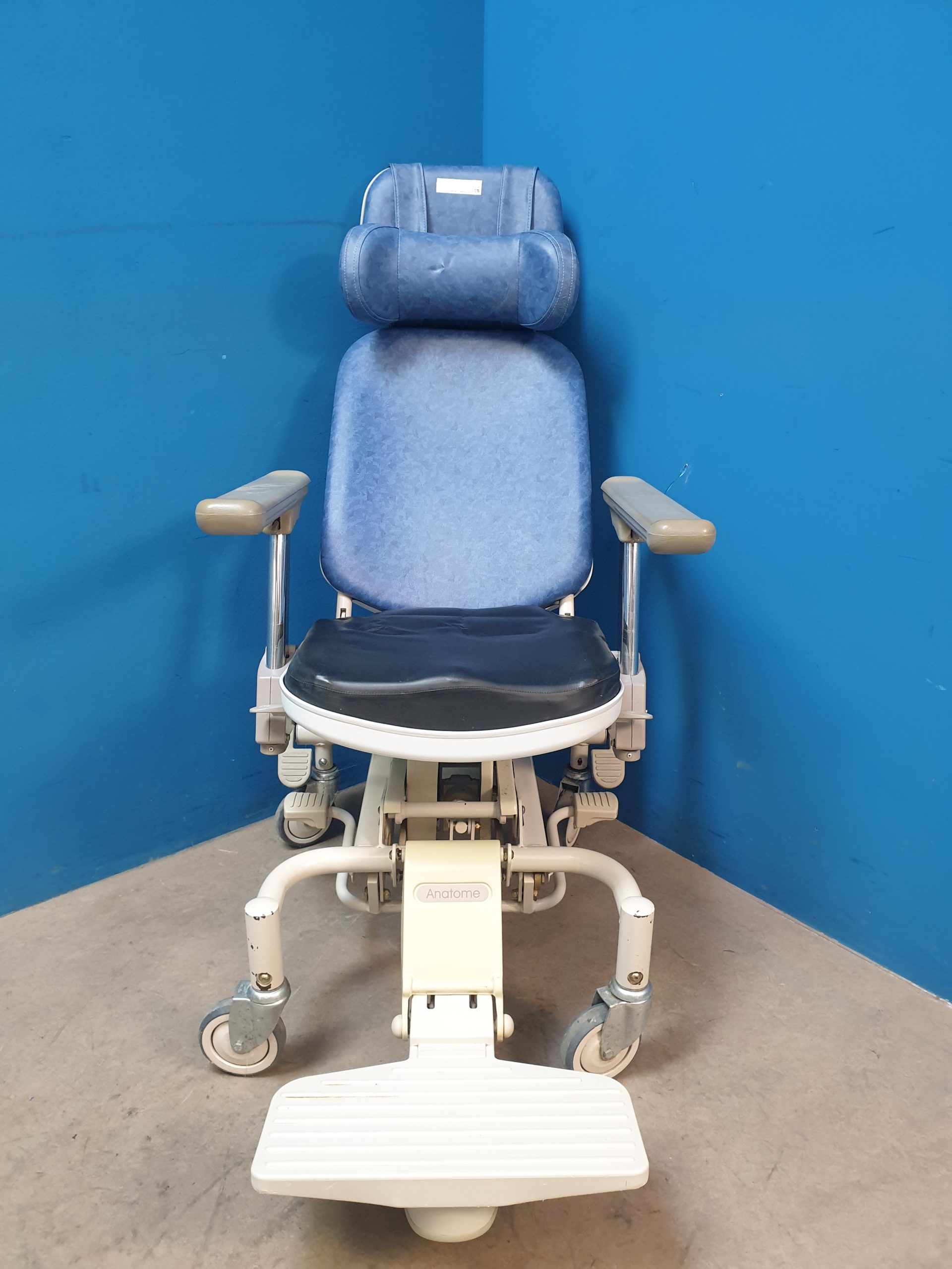 HILL-ROM Anatome SM 647B – SM647B – Pflegesessel, Patientenstuhl Fahrbar thumbnail 12