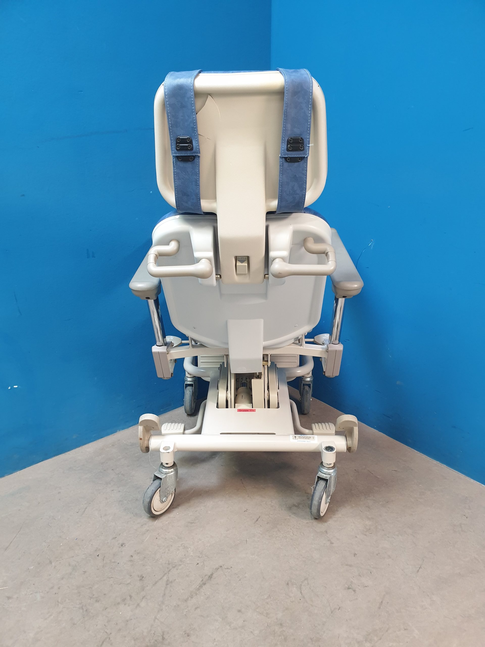 HILL-ROM Anatome SM 647B – SM647B – Pflegesessel, Patientenstuhl Fahrbar thumbnail 15