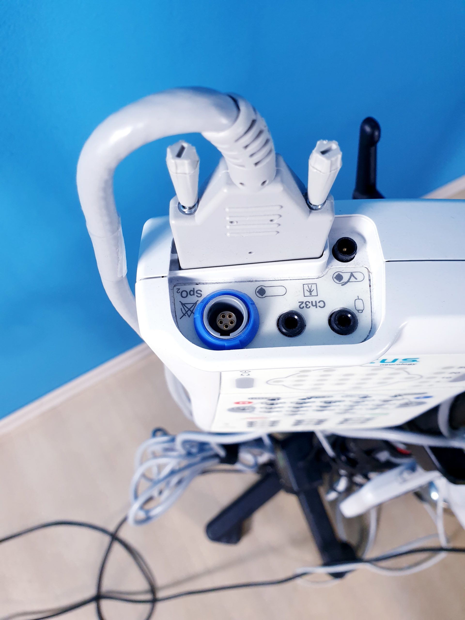 NATUS Nicolet EEG v32 + Nicolet HB-3 EEG Unit thumbnail 5