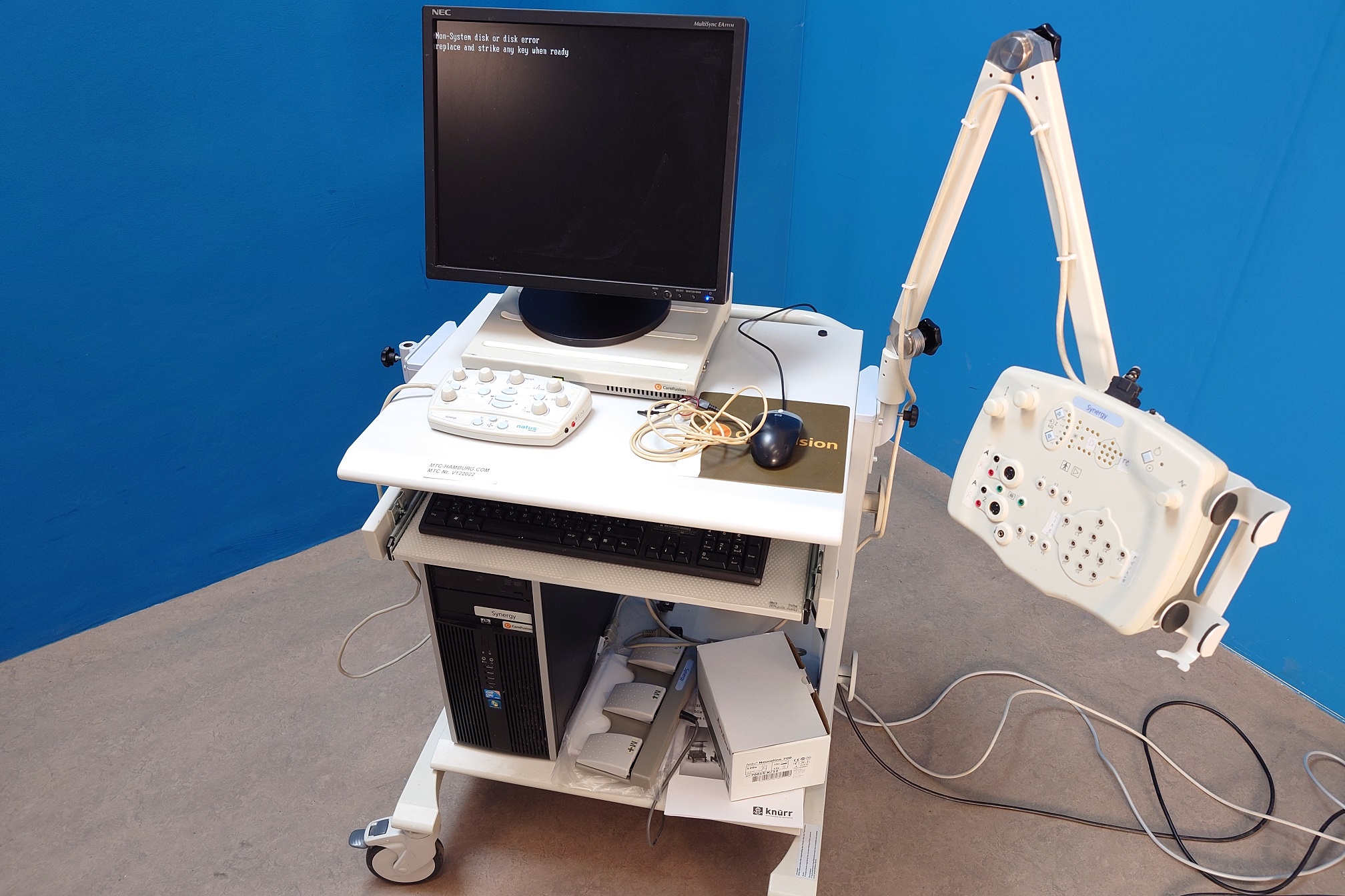 Natus Synergy T5 Neurophysiologischer Messplatz – Ohne Software — image 1 of 9