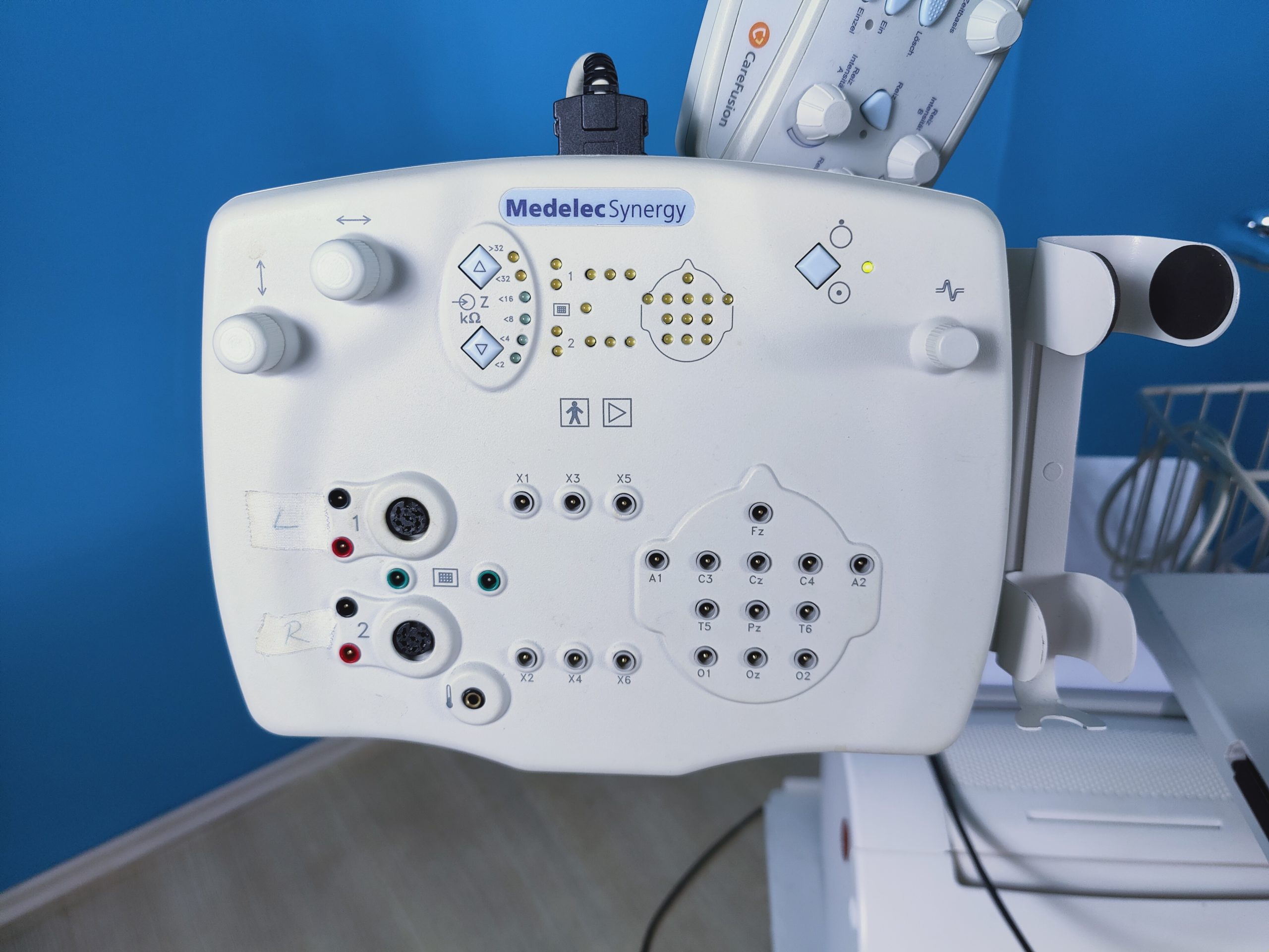 OXFORD INSTRUMENTS Medelec Synergy EMG — image 1 of 7
