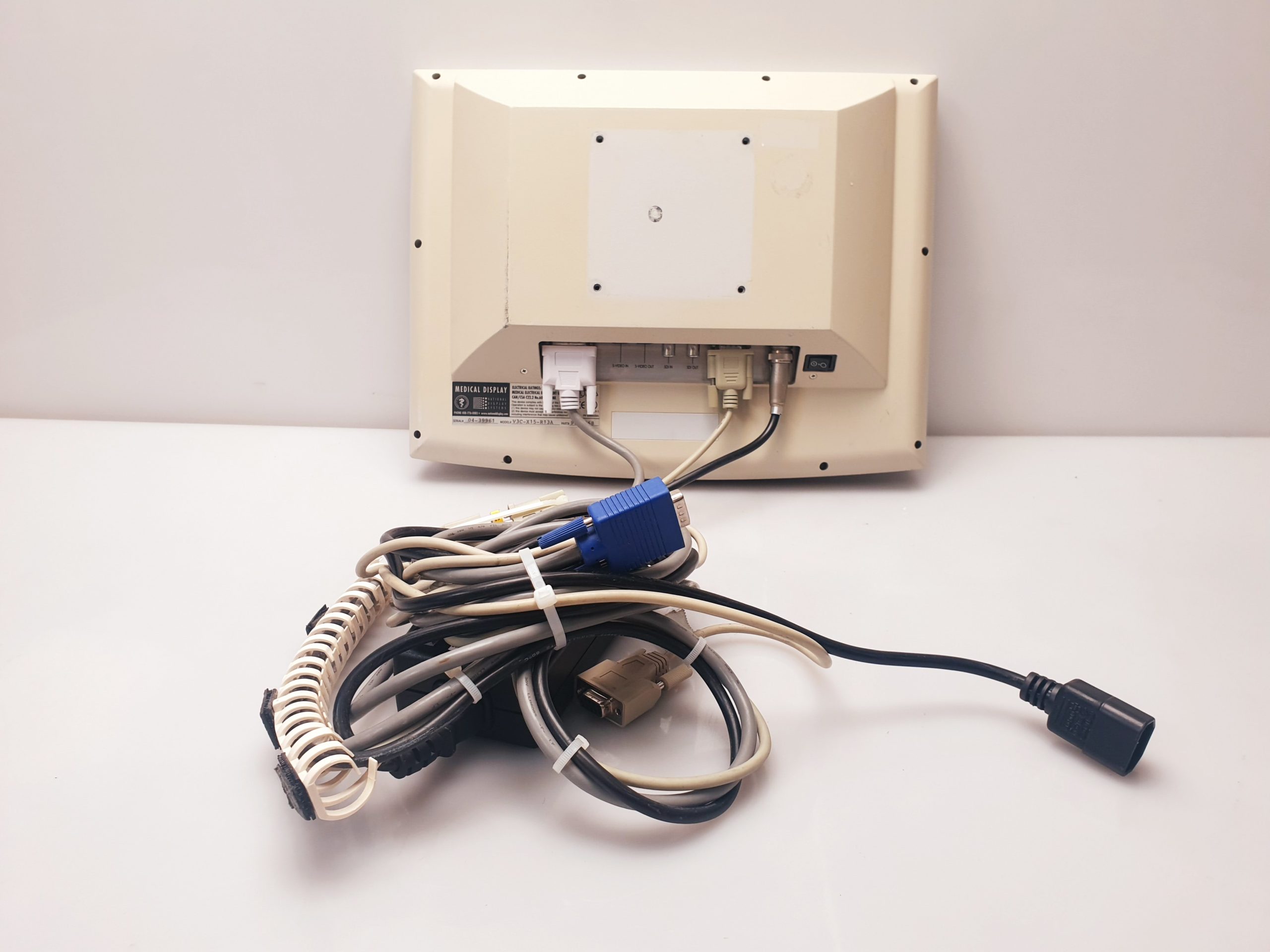 NDS LifeVue V3C-X15-R13A Surgical Imaging Monitor mit Netzteil thumbnail 3