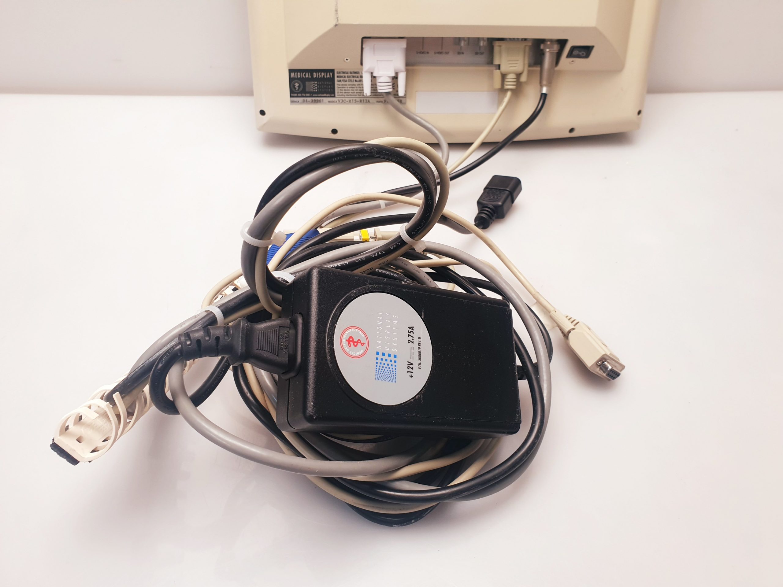 NDS LifeVue V3C-X15-R13A Surgical Imaging Monitor mit Netzteil thumbnail 4