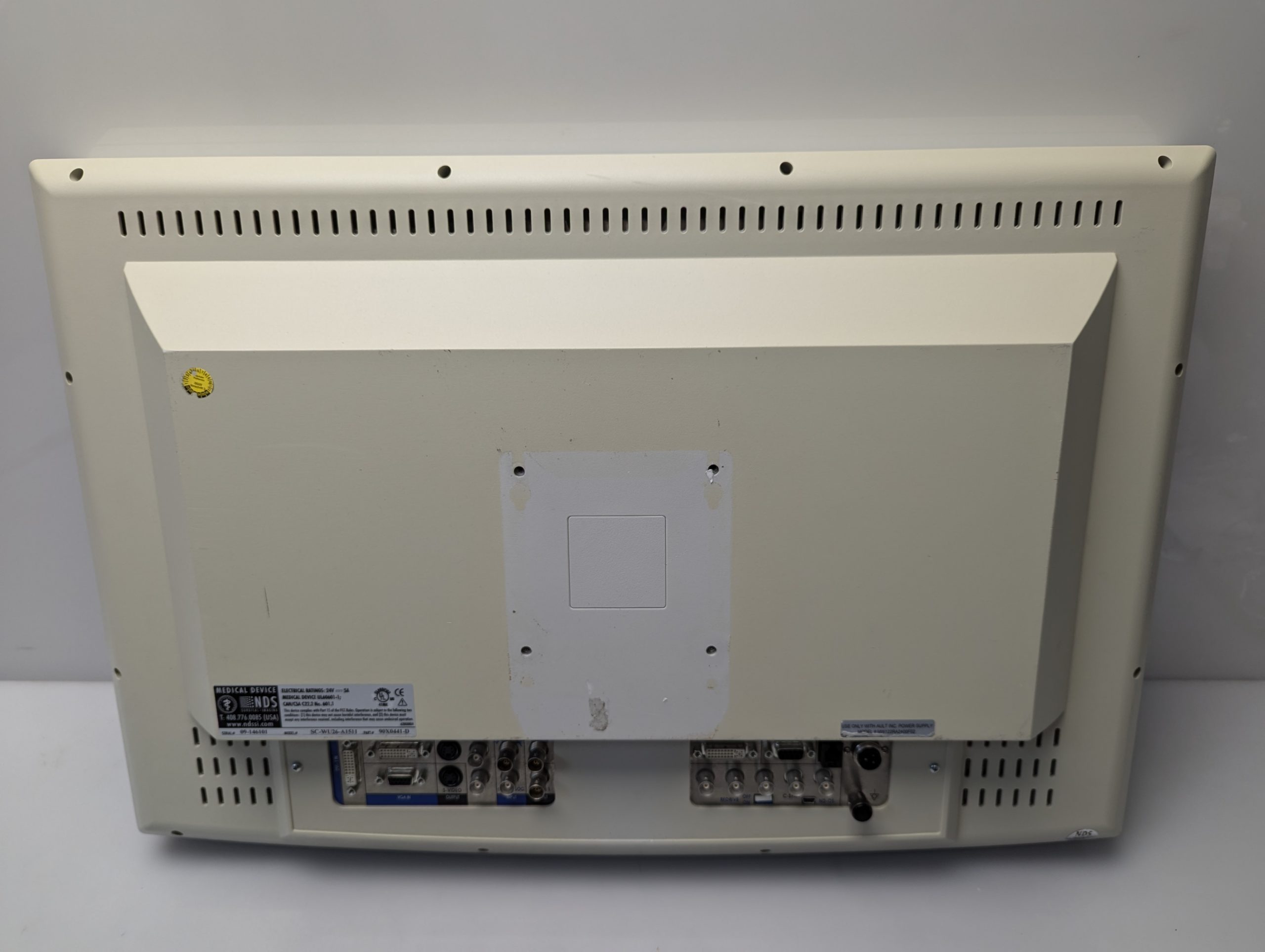 NDS Radiance SC-WU26-A1511 26 FHD Surgical Display Monitor – DEFEKT -Ohne Netzteil thumbnail 5