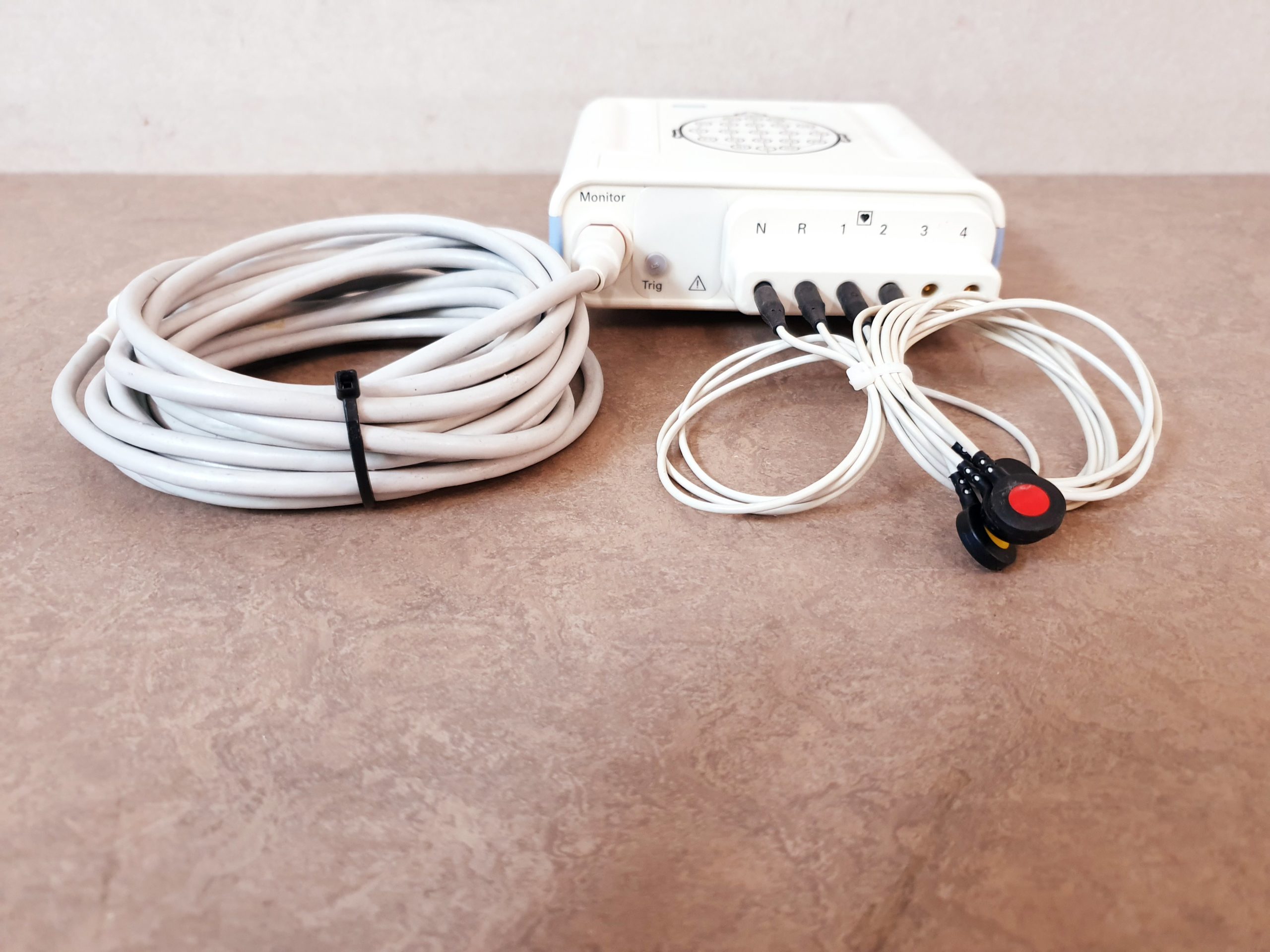 Siemens Monitor EEG INFINITY POD 57 36 744 E548U — image 1 of 4