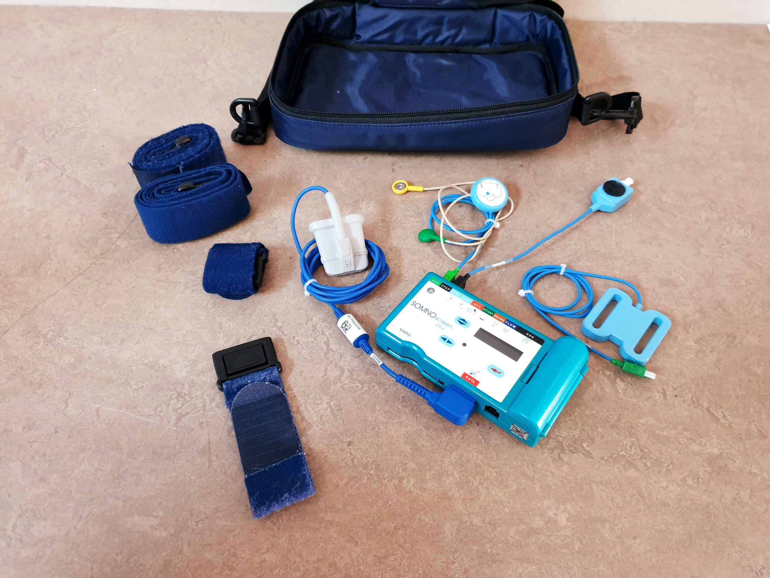 Somno Medics SOMNOscreen Plus PSG Polysomnographic System + Zubehör + Tragetasche – — image 1 of 6