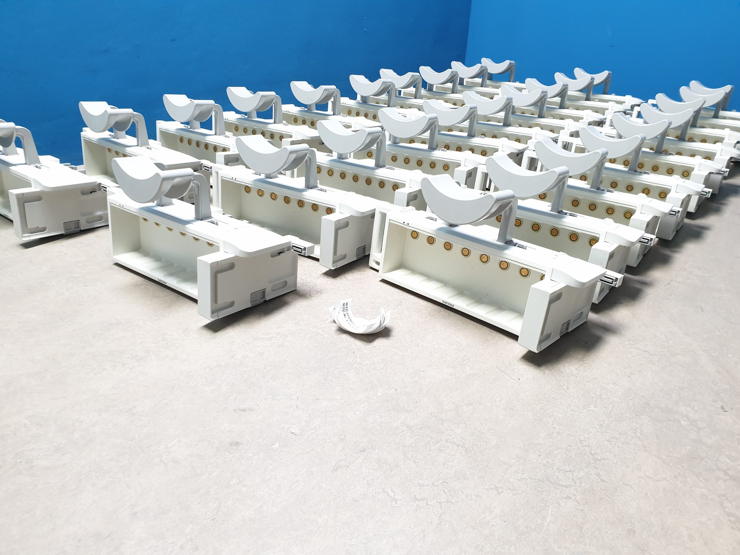 Philips Ref 862461 M8048A Intellivue Module Racks W Hooks & Clamps~22249 – — image 1 of 10