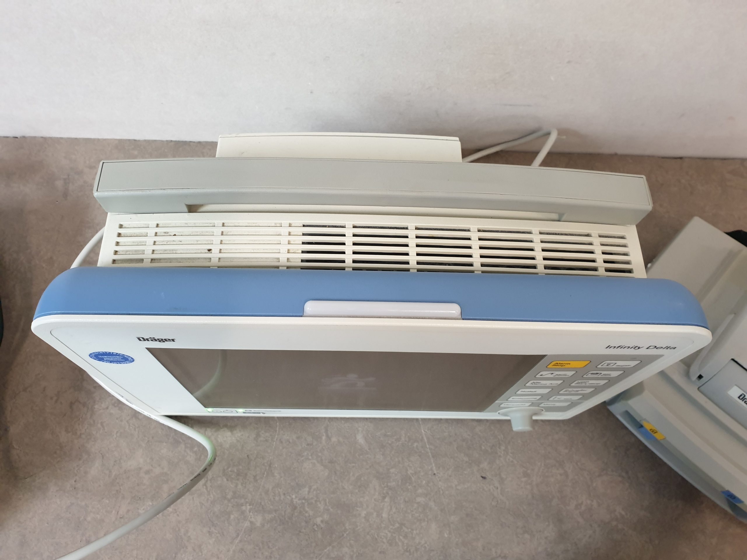 Draeger Dräger Infinity Delta Patientenmonitor mit Zubehör — thumbnail 3