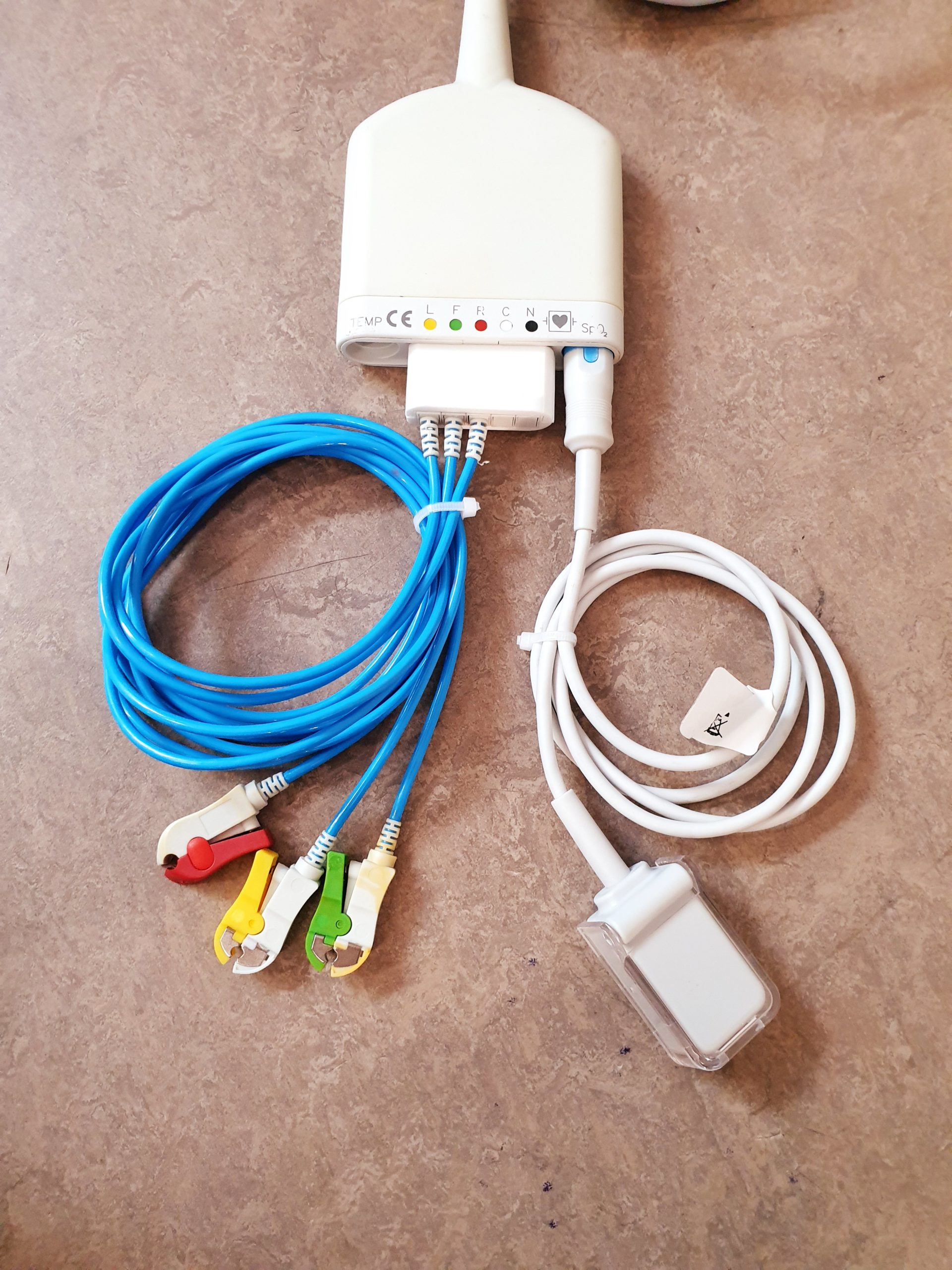 Dräger Infinity Delta Patientenmonitor mit Zubehör — image 1 of 4