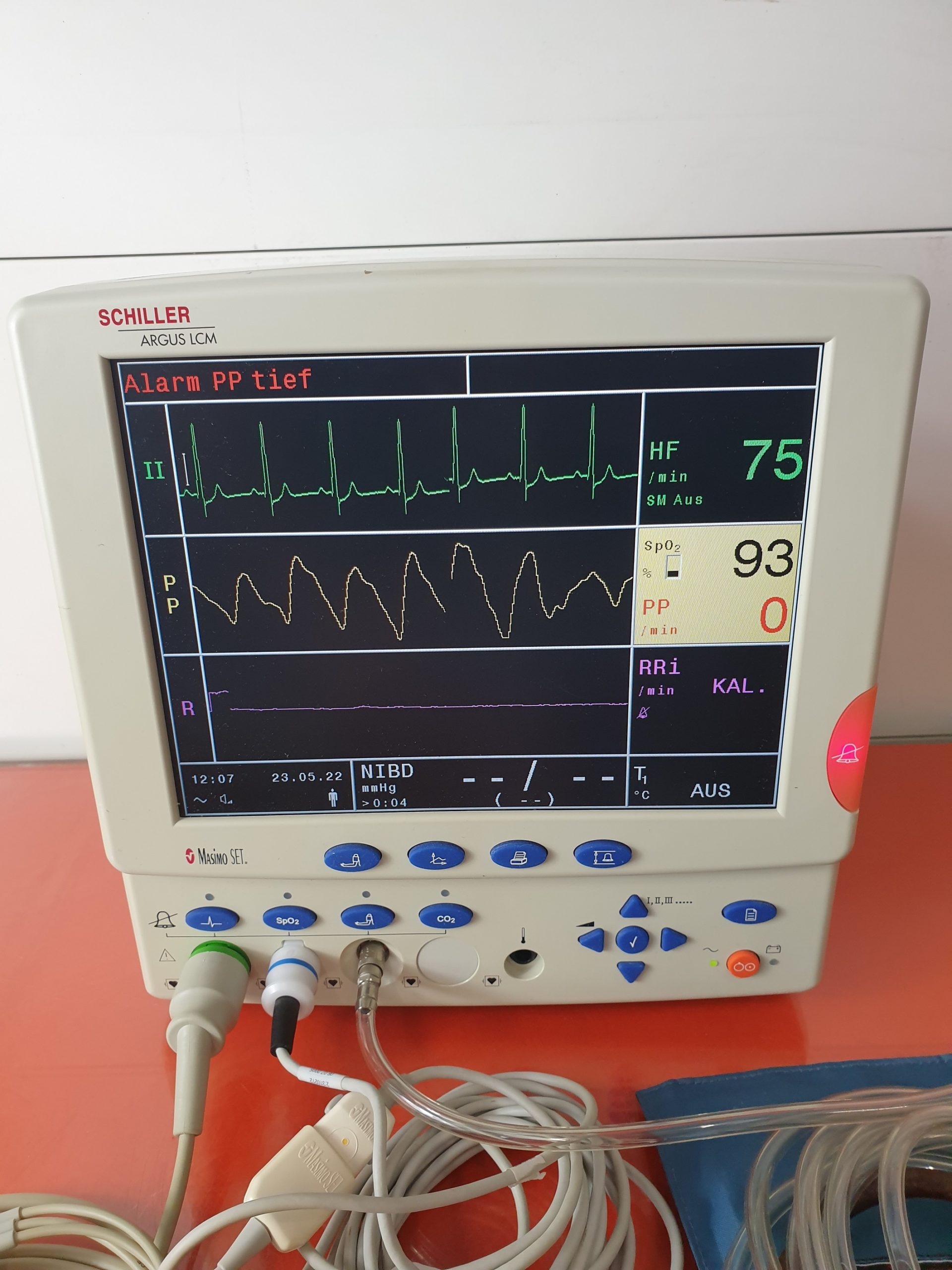 Schiller Argus LCM Basic Überwachungsmonitor // Patientenmonitor mit Zubehör thumbnail 2