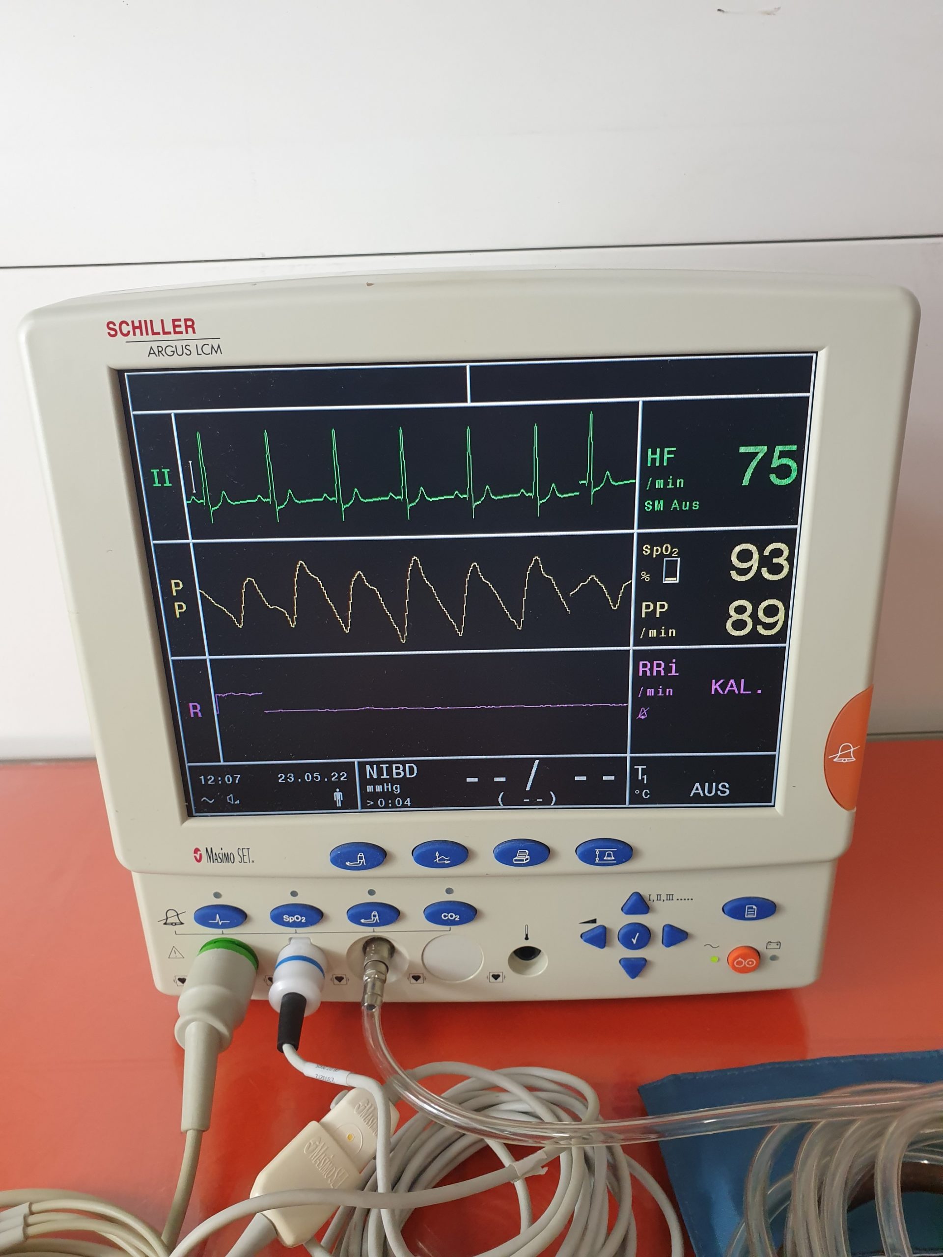 Schiller Argus LCM Basic Überwachungsmonitor // Patientenmonitor mit Zubehör thumbnail 3