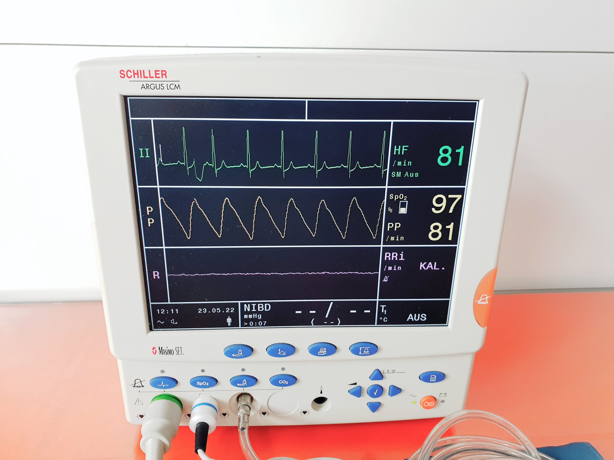 Schiller Argus LCM Basic Überwachungsmonitor // Patientenmonitor mit Zubehör thumbnail 5