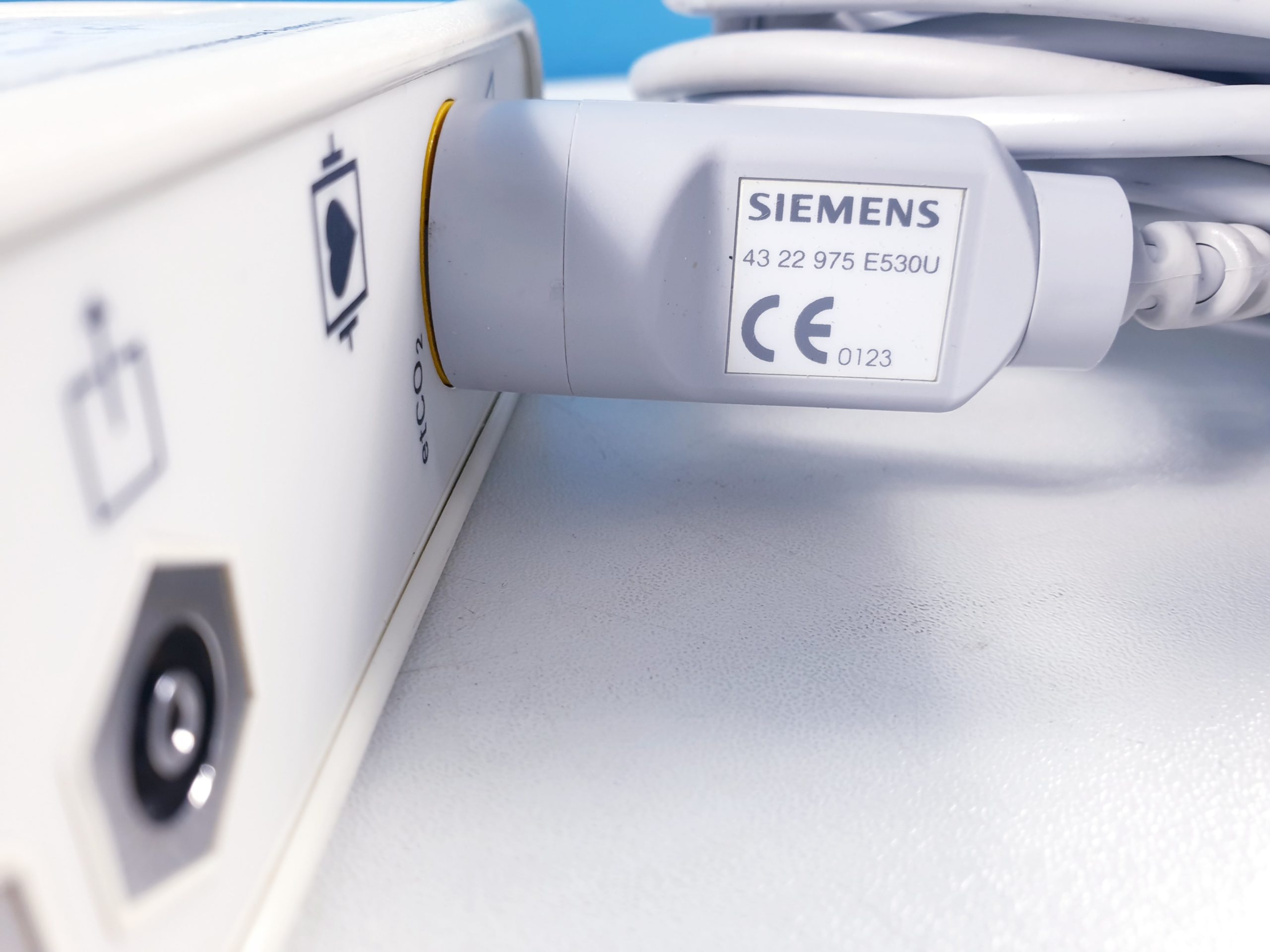 SIEMENS 5740738E547U ETCO2 POD mit 43 22 975 E530U Sensor thumbnail 2