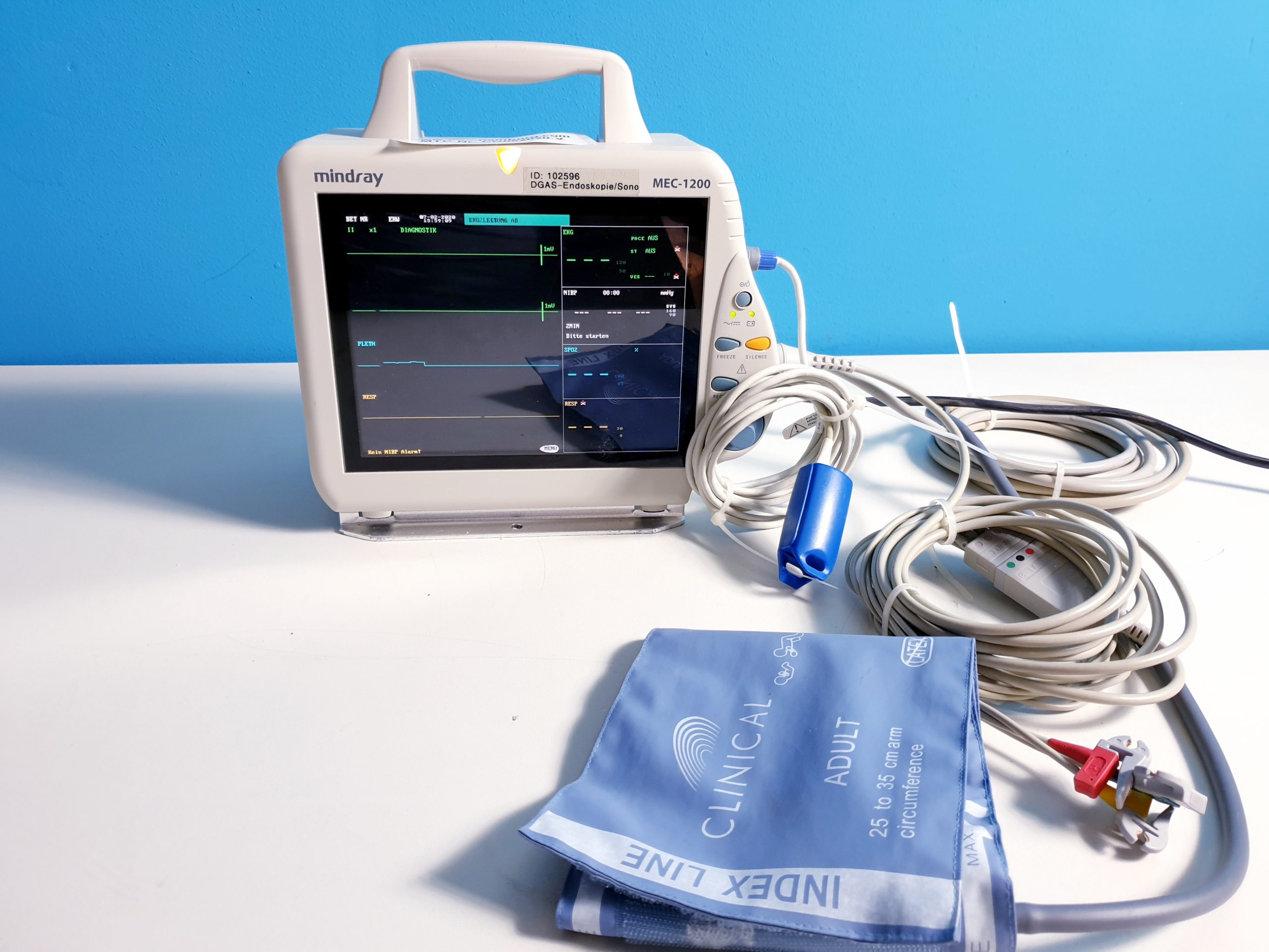 Mindray MEC-1200 // MEC1200 Patientenmonitor EKG: NiBp, SpO2 . Temp — image 1 of 7