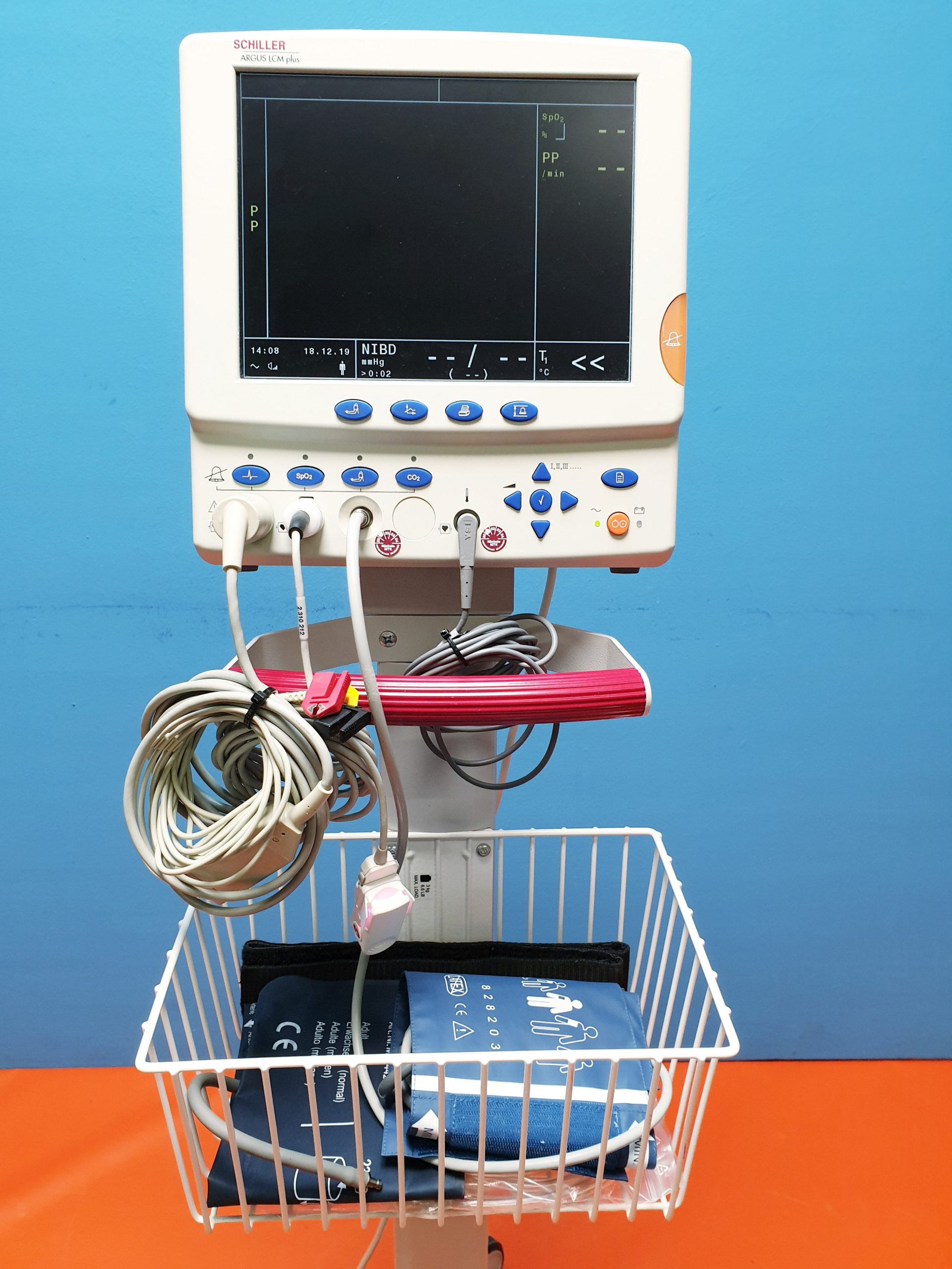 Schiller Argus LCM plus Überwachungsmonitor // Patientenmonitor fahrbar — image 1 of 6