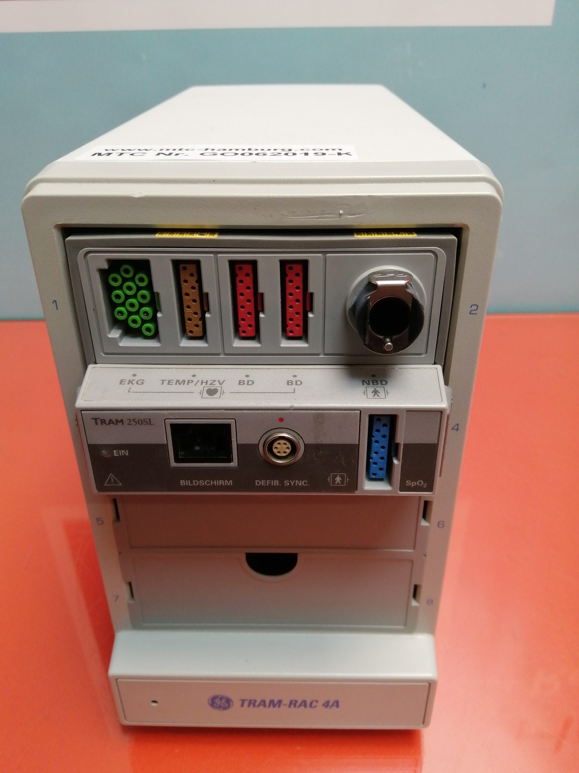 GE Tram-RAC 4a Modul Rack + Tram 250SL EKG SpO2 Temp BD BD , … — image 1 of 5