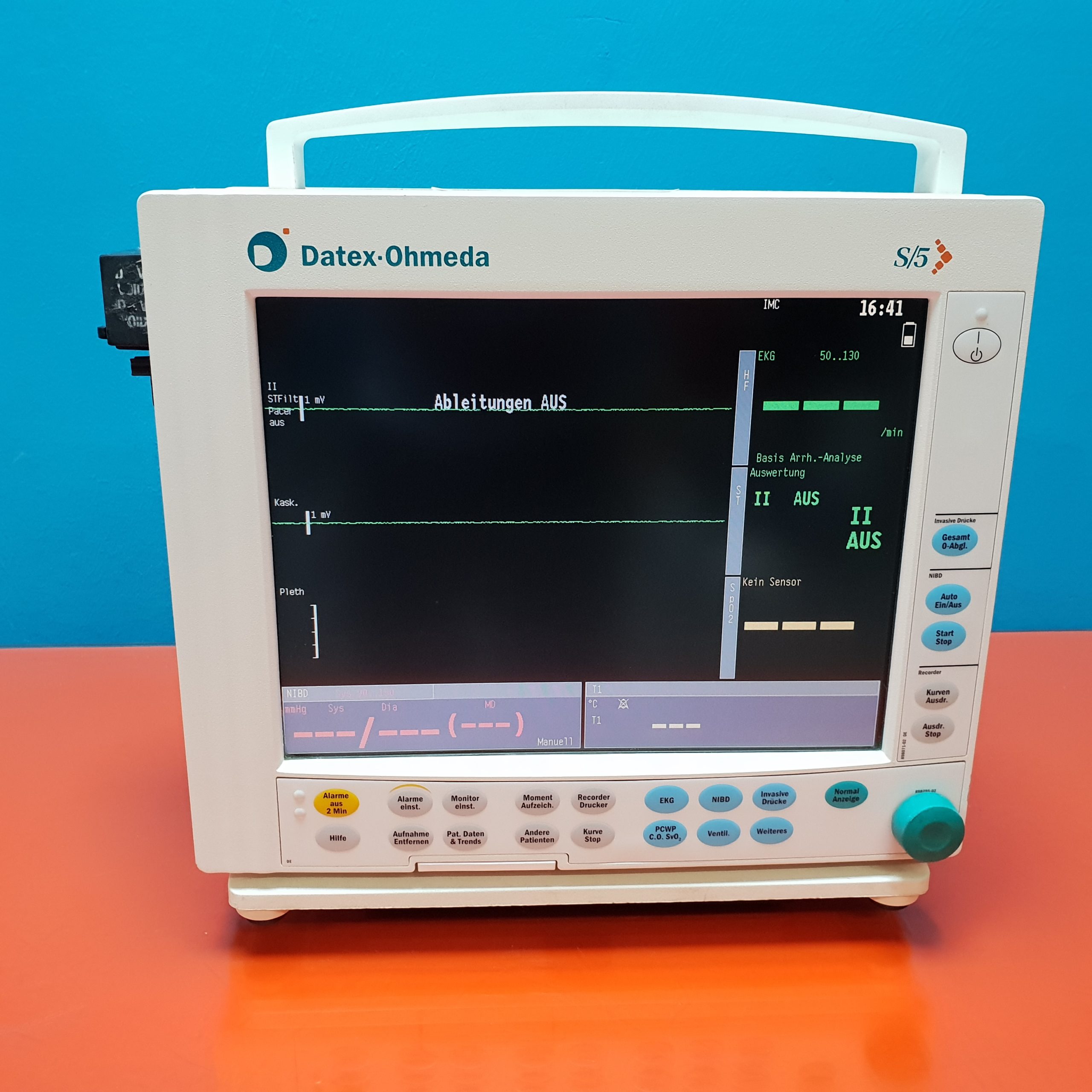 Datex Ohmeda Compact S5 Monitor mit M-NESTPR + M-COVX — image 1 of 1