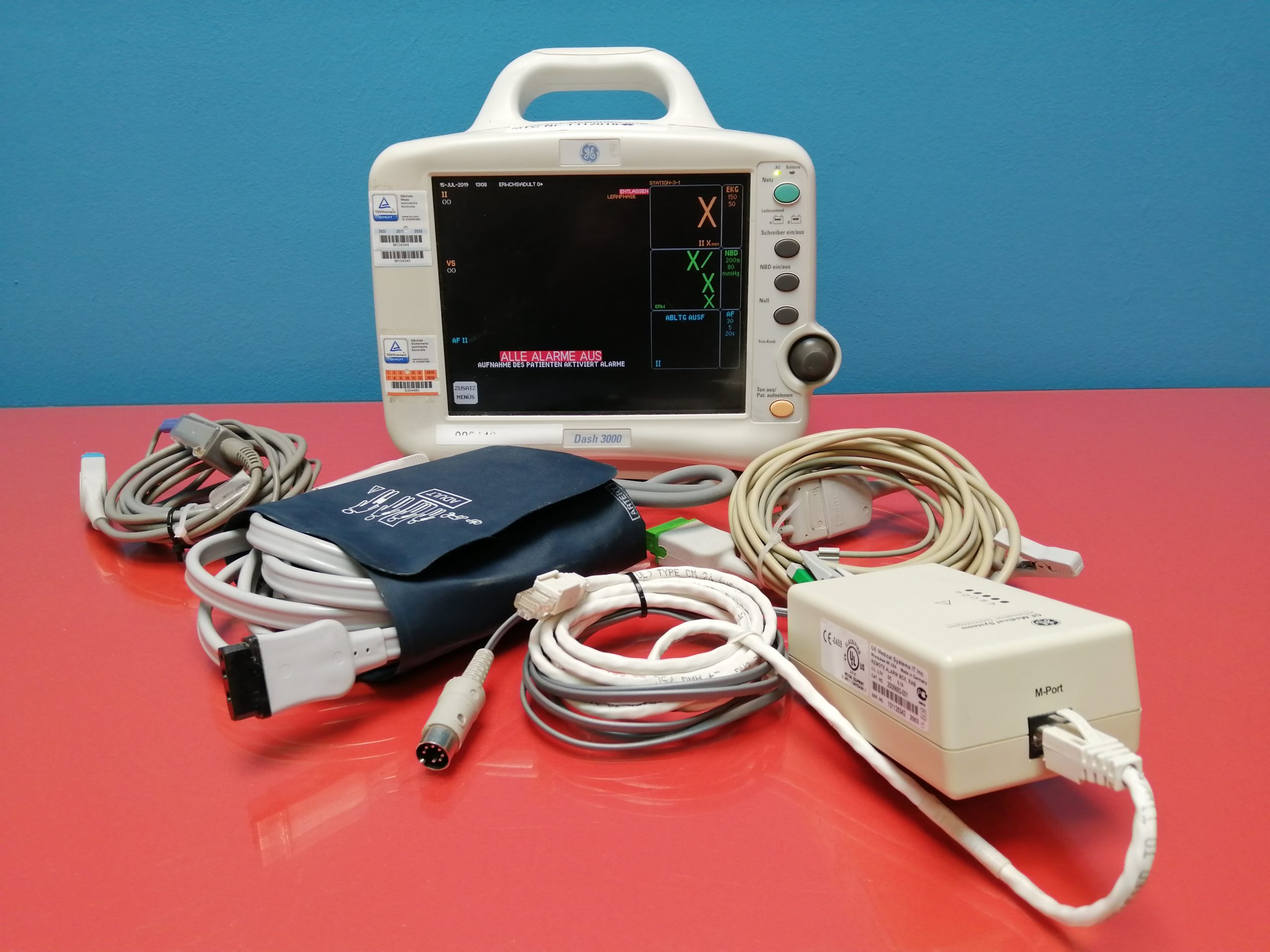 GE Dash 3000 Überwachungsmonitor — image 1 of 7