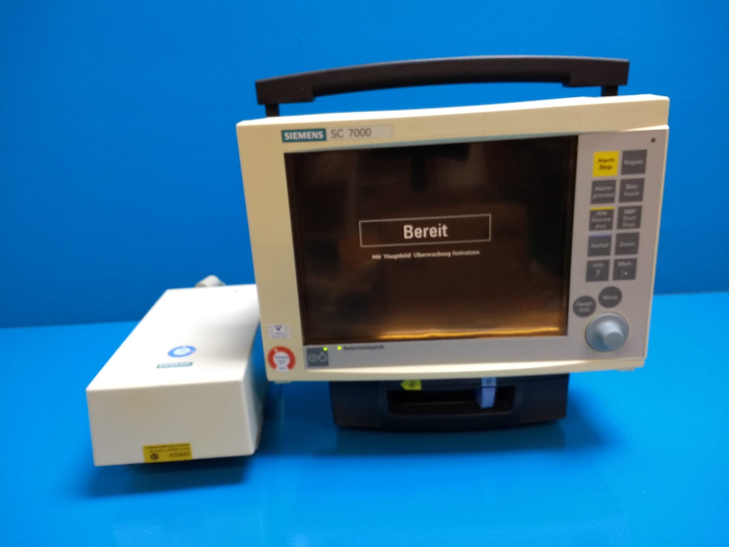 Siemens SC7000 / SC 7000 Patientenmonitor, Überwachungsmonitor — image 1 of 6