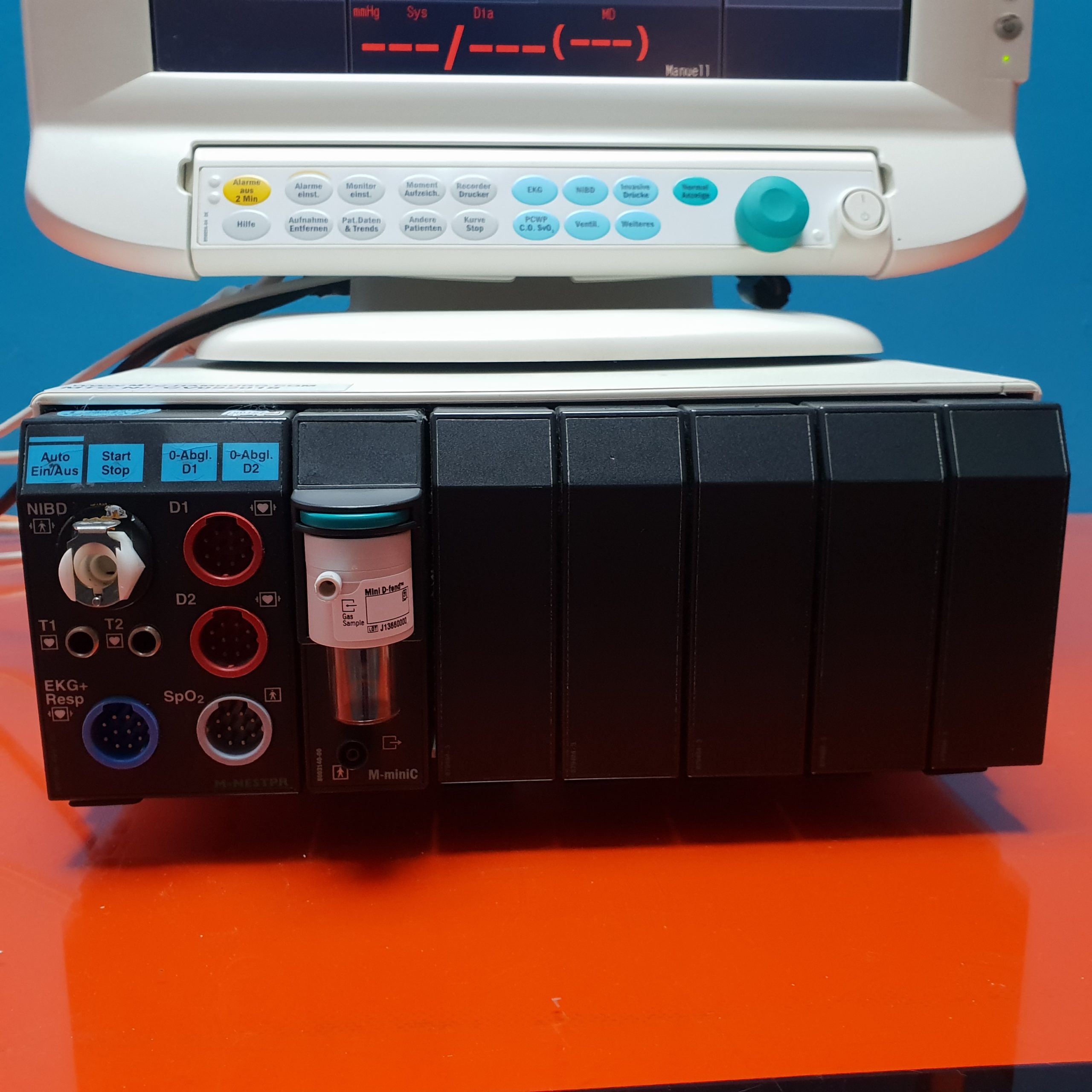 Datex Ohmeda S5 S/5 Patientenmonitor Überwachungsmonitor mit N-ESTPR, und M-miniC Module — image 1 of 4