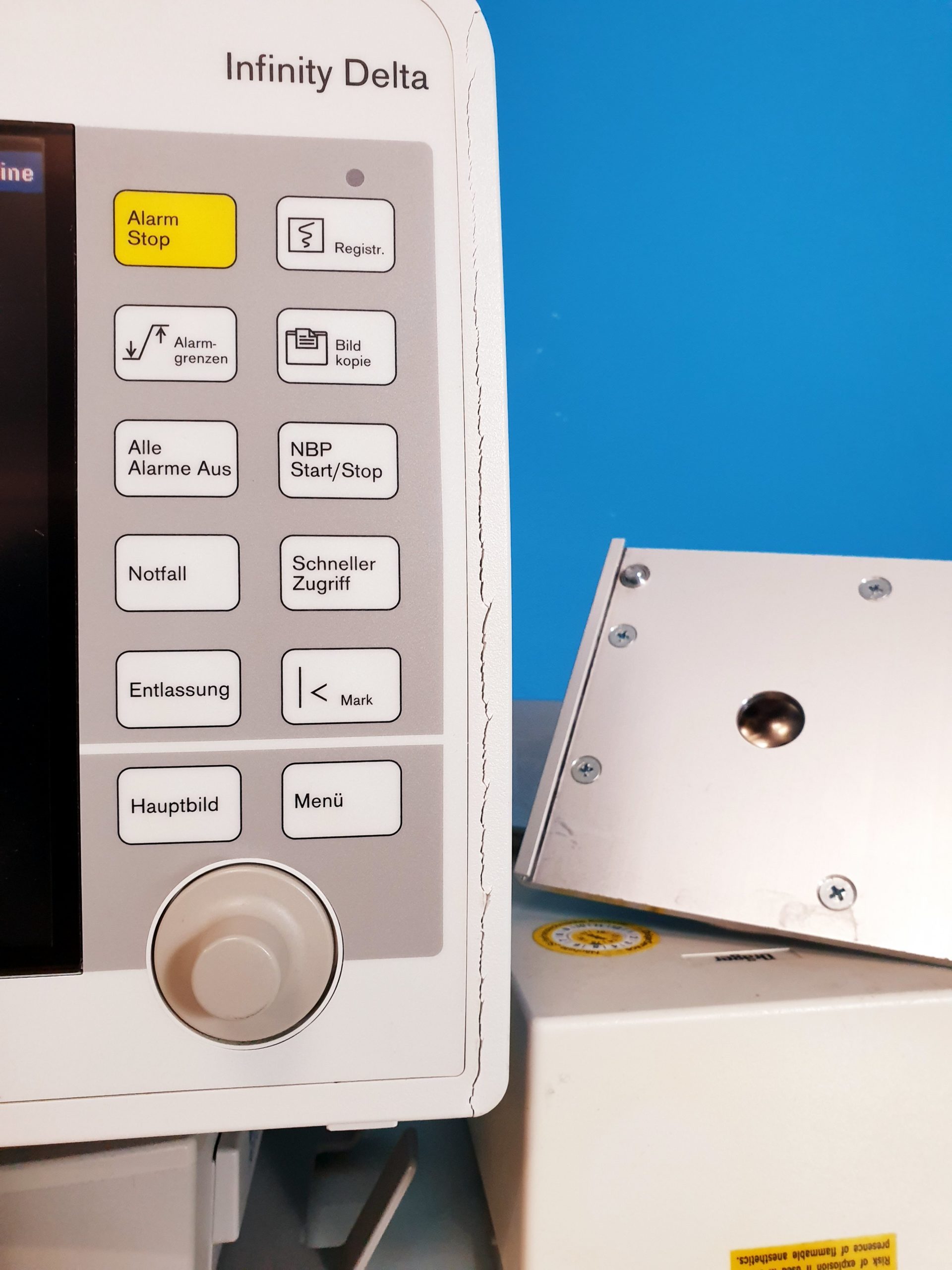Dräger Infinity Delta Überwachungsmonitor mit Netzteil DOM2017 — image 1 of 6
