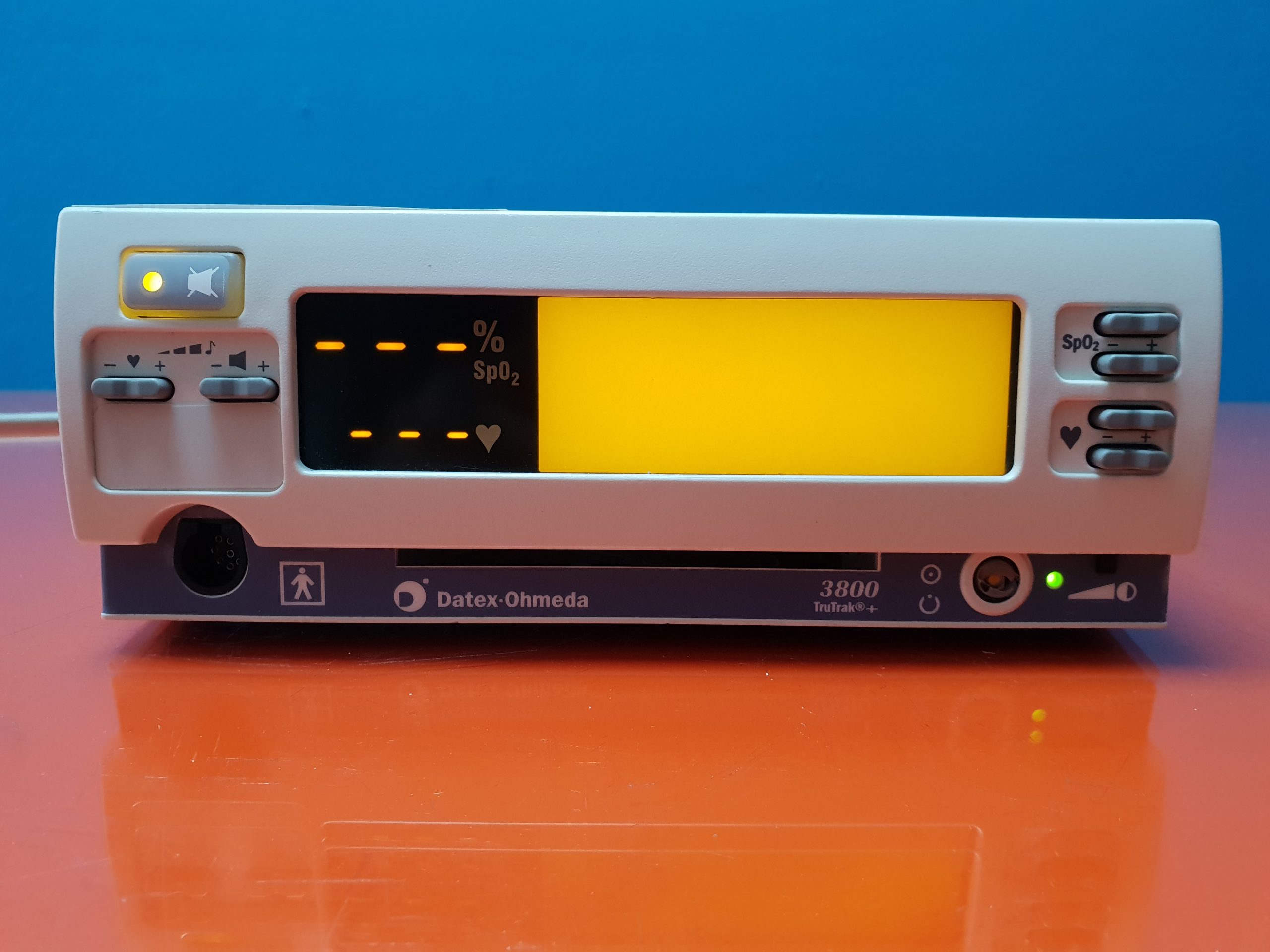 Datex Ohmeda 3800 TruTrack Pulsoximeter — image 1 of 3