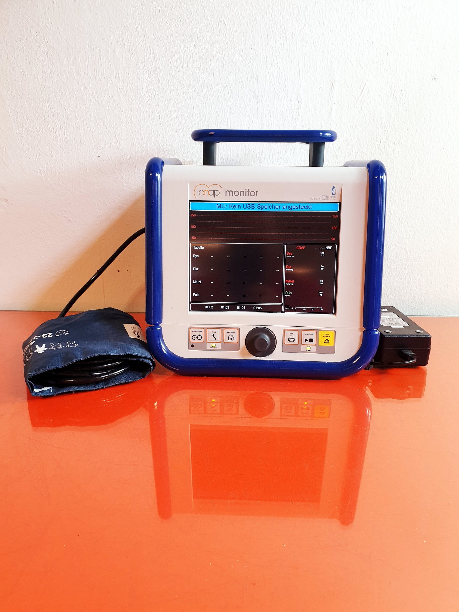 CNSystems CNAP Monitor 500 by CNSystems Continuous Noninvasive Blood Pressure Monitoring — image 1 of 8