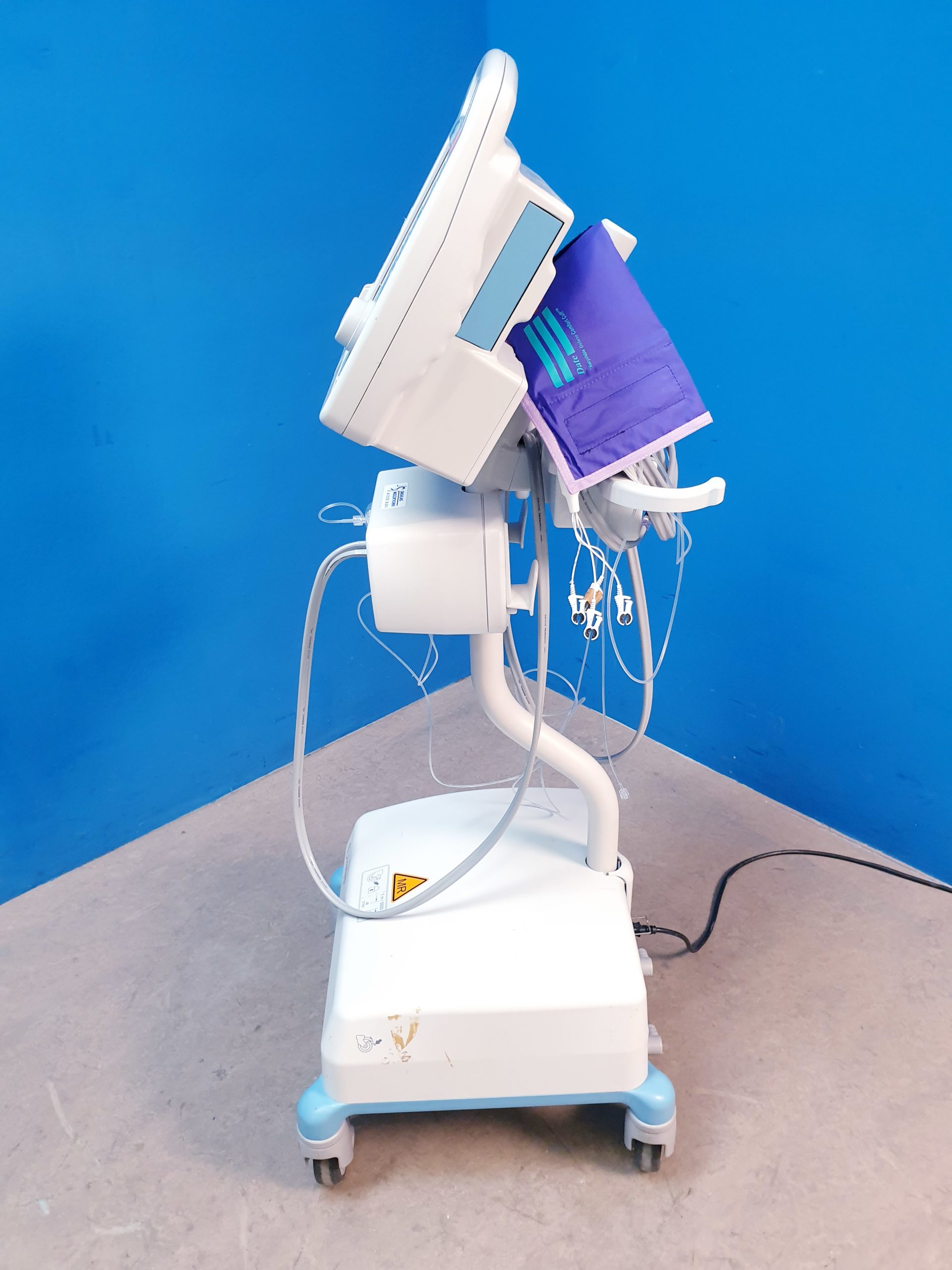 Invivo MRI Monitor, Überwachungsmonitor mit Zubehör — image 1 of 10