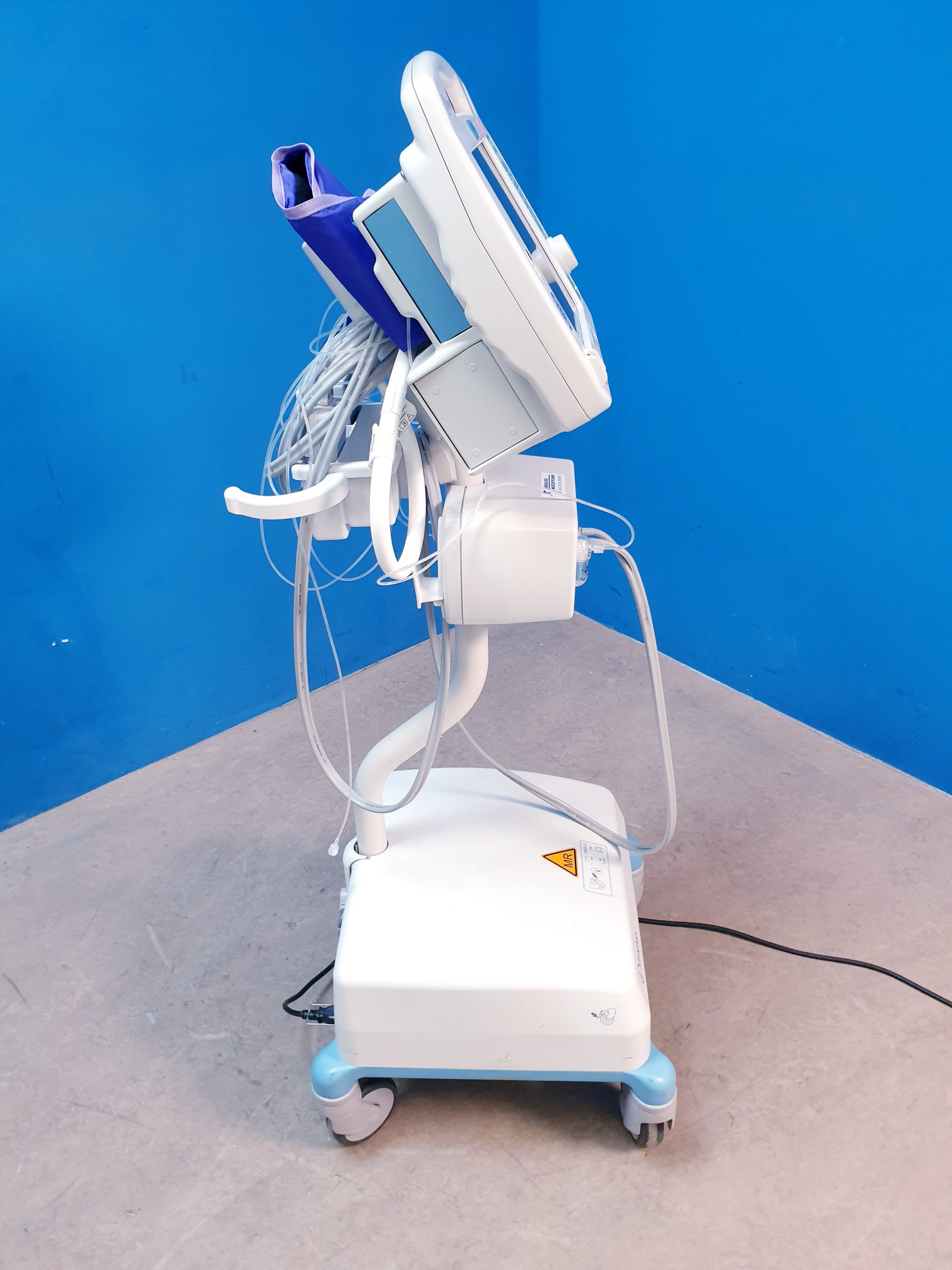 Invivo MRI Monitor, Überwachungsmonitor mit Zubehör thumbnail 2