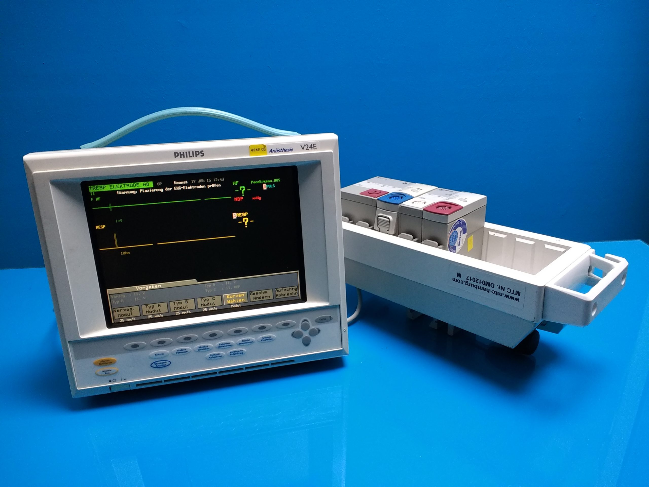 HP / Philips Viridia V24E Patient Monitor — image 1 of 11