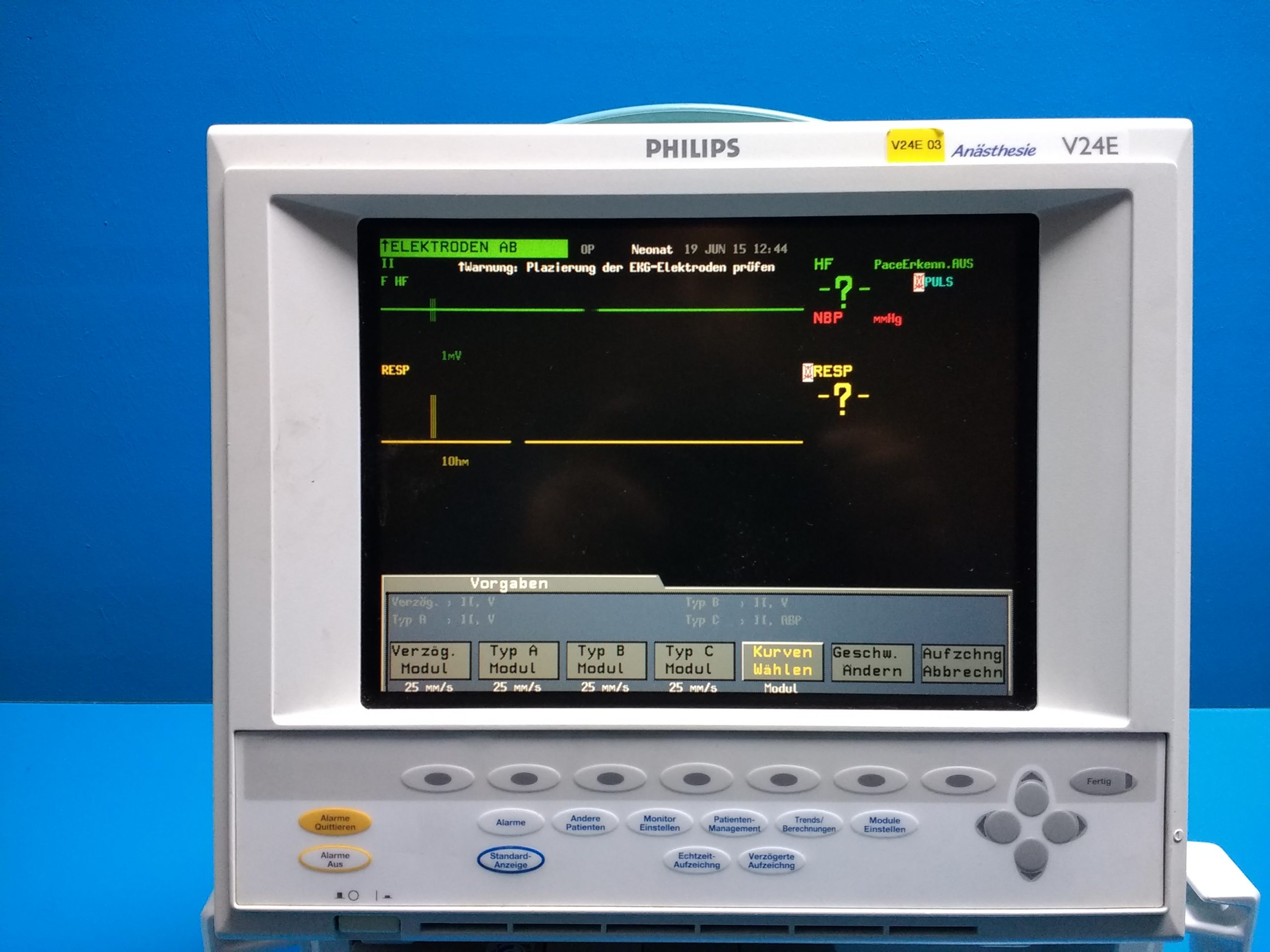 HP / Philips Viridia V24E Patient Monitor thumbnail 3