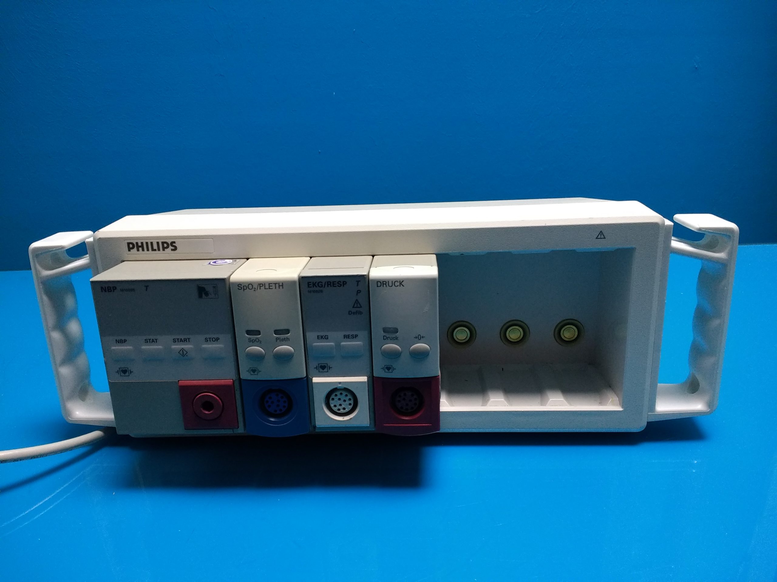 HP / Philips Viridia V24E Patient Monitor thumbnail 7