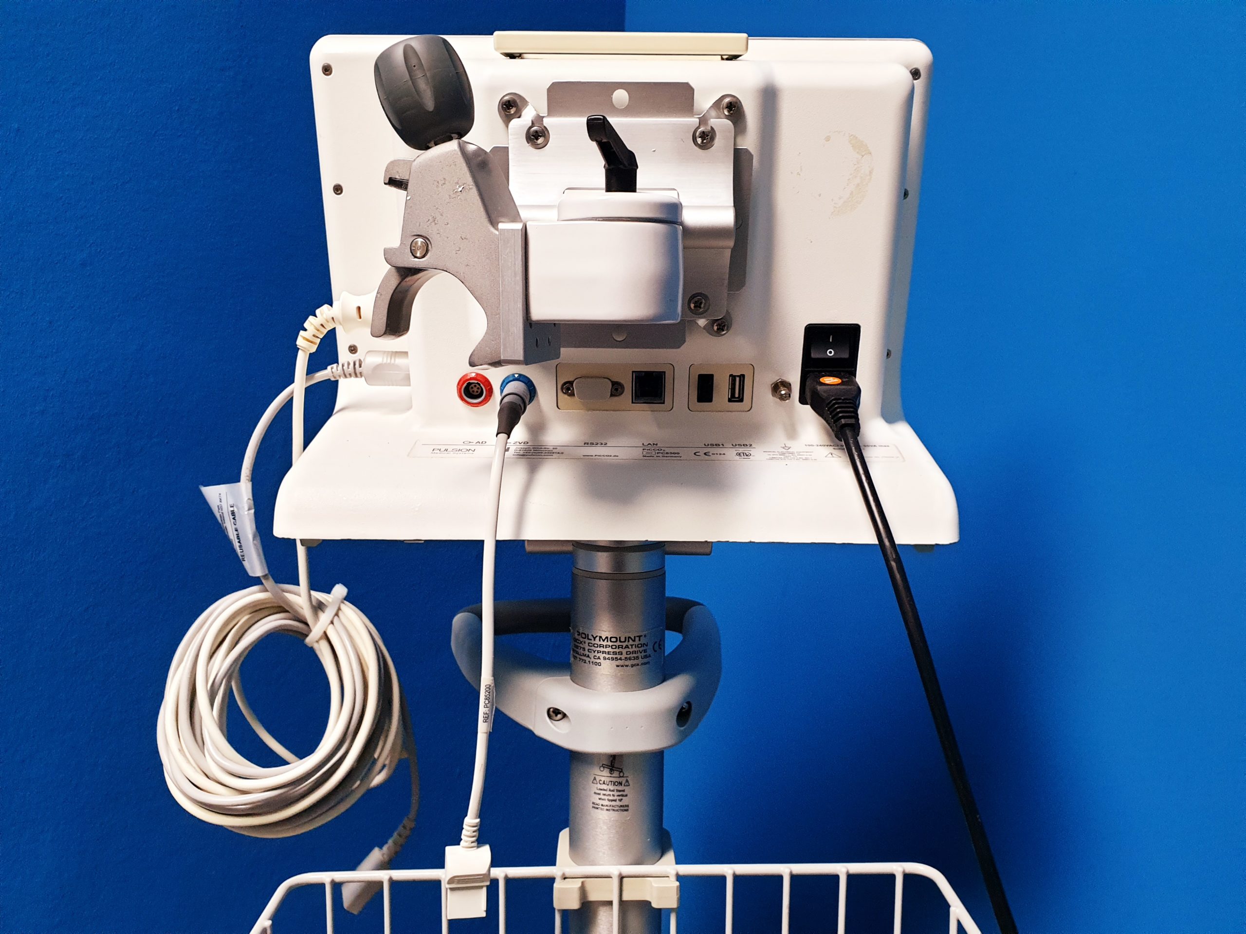 Pulsion Picco2 Picco 2 SW: V3.1.0.8 A Patientenmonitor Überwachungsmonitor Fahrbar – Auf fahrbarem Gestell thumbnail 4