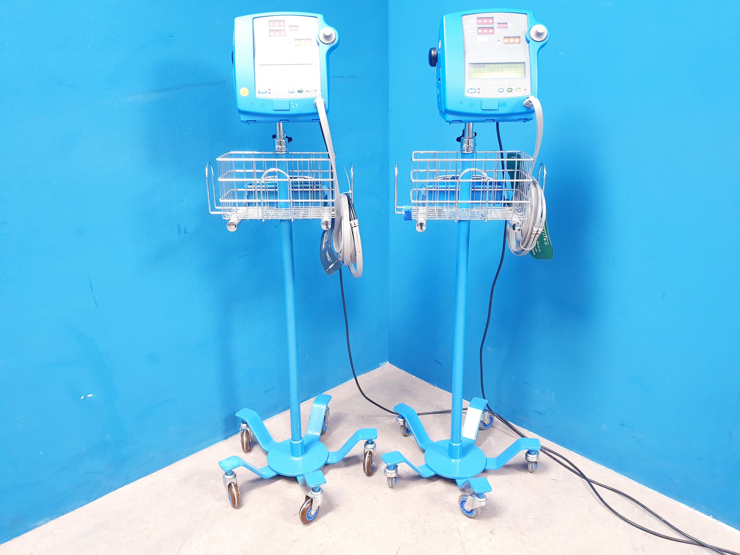 Ge Carescape Dynamap V100 Vitalzeichen PatientenMonitor — image 1 of 13