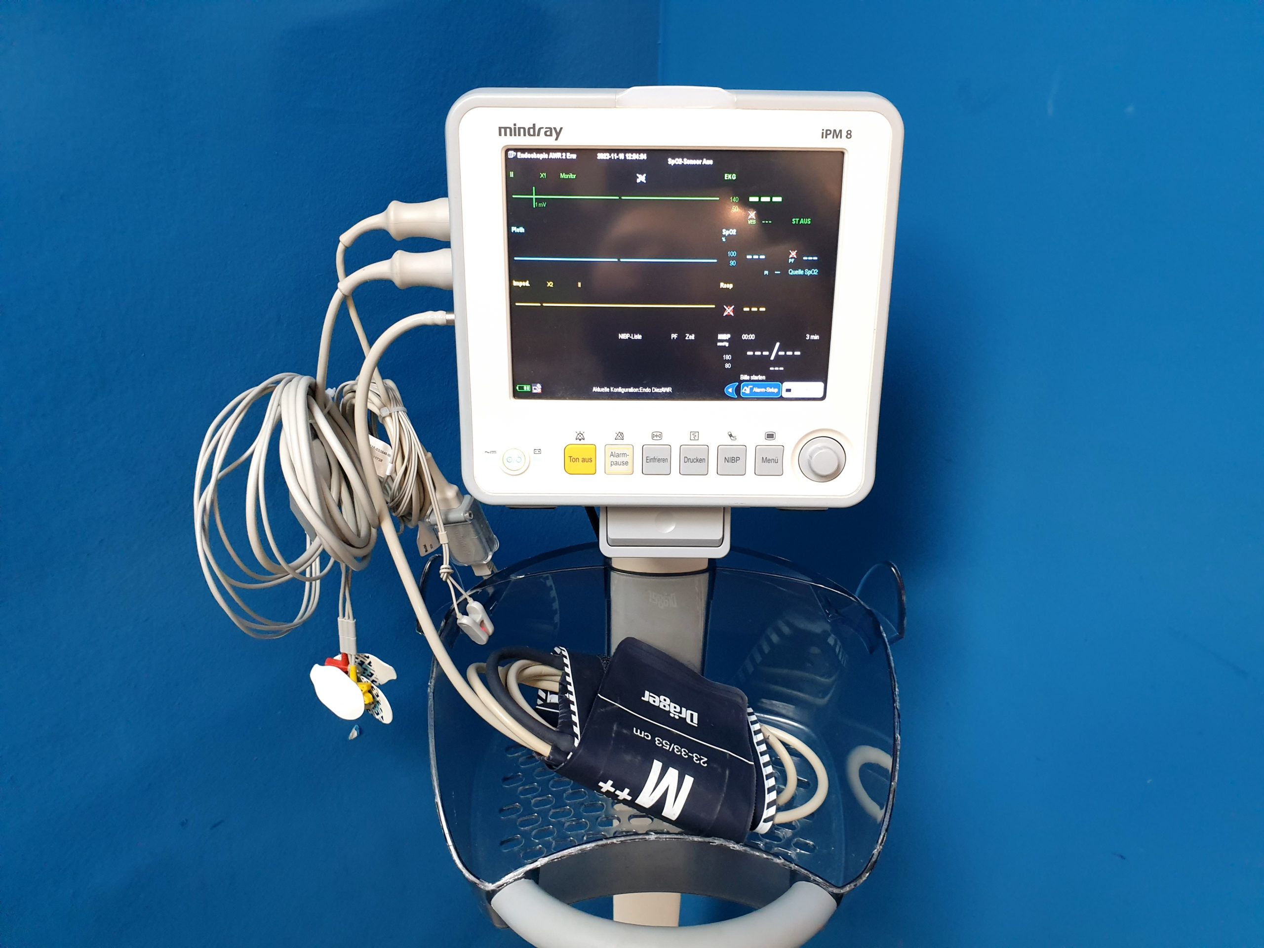 MINDRAY iPM 8 iPM8 Monitor – Übeerwachungsmonitor + EKG Ableitungskabel + SpO2 Sensor + Blutdruckmanschette — image 1 of 8